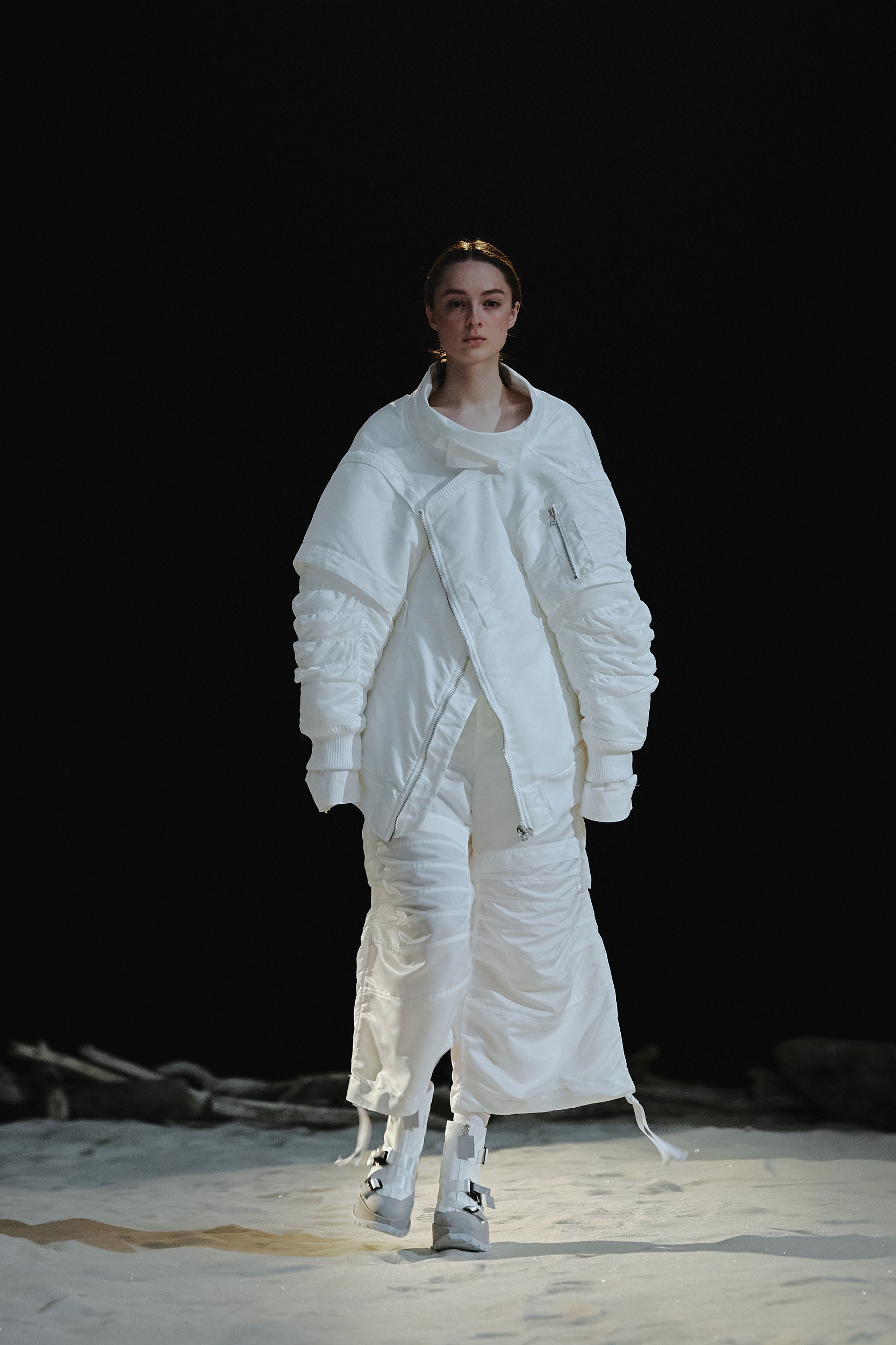 white cotton long-sleeve collared oversized zippered pockets coat