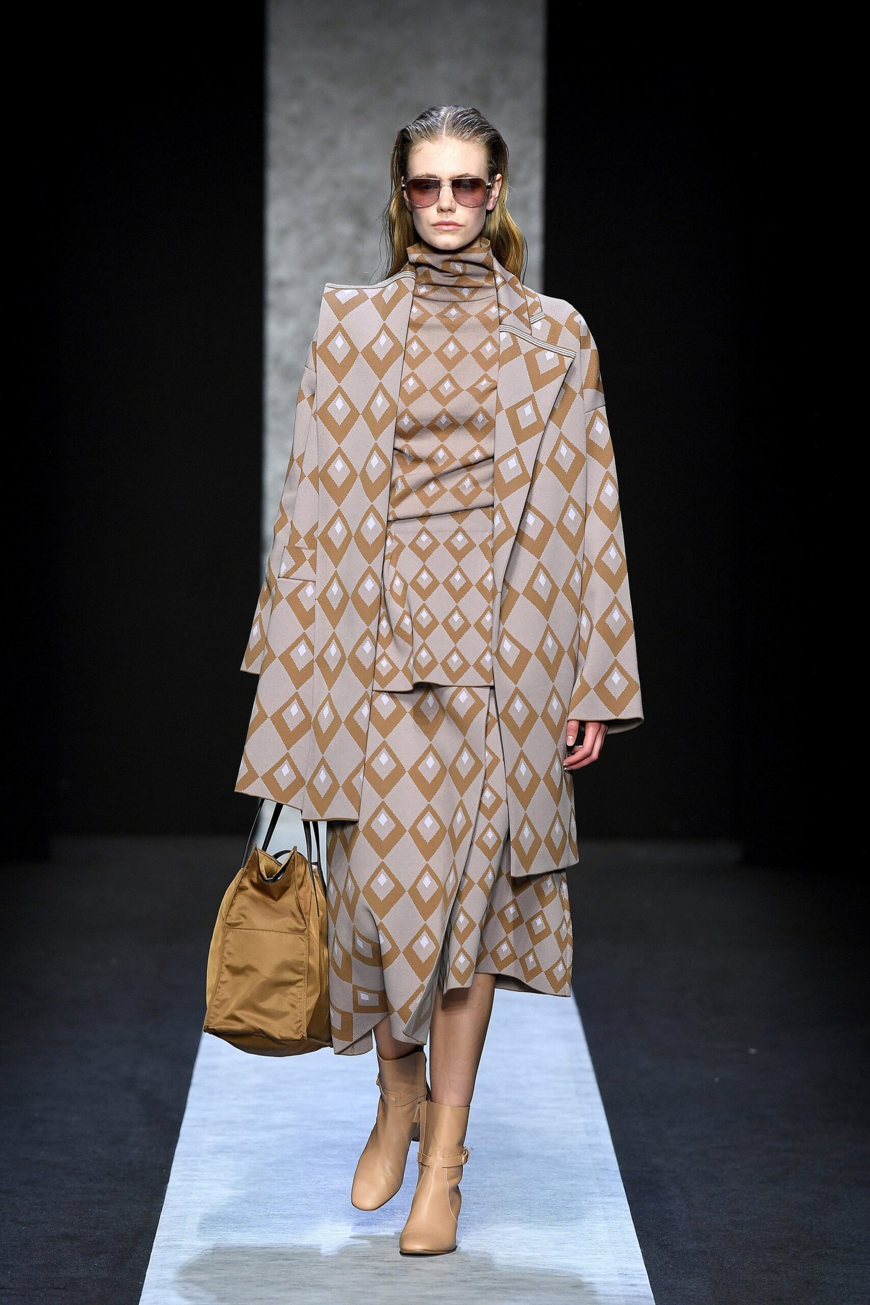 brown cotton long-sleeve relaxed printed coat