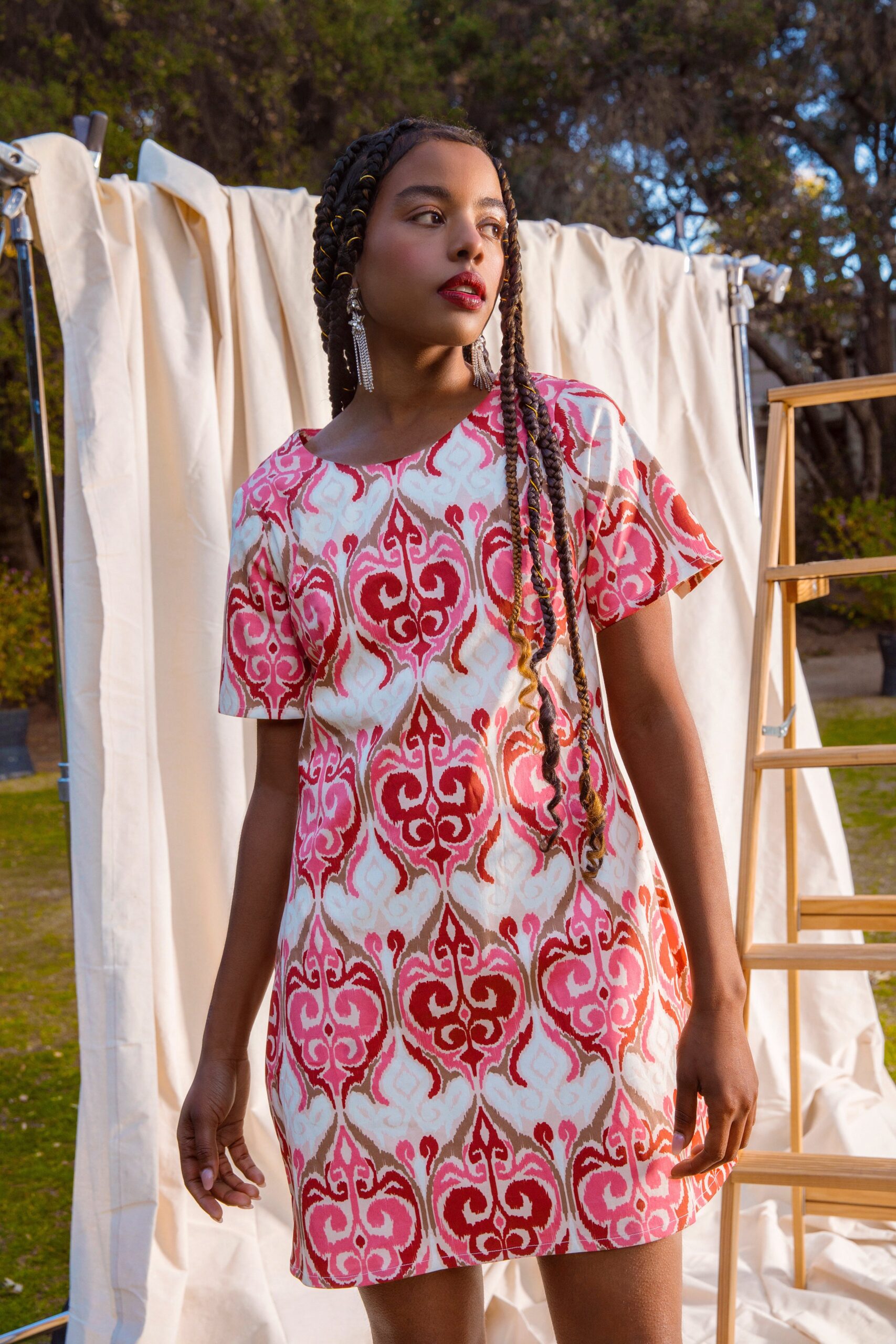 embroidered short-sleeve dress