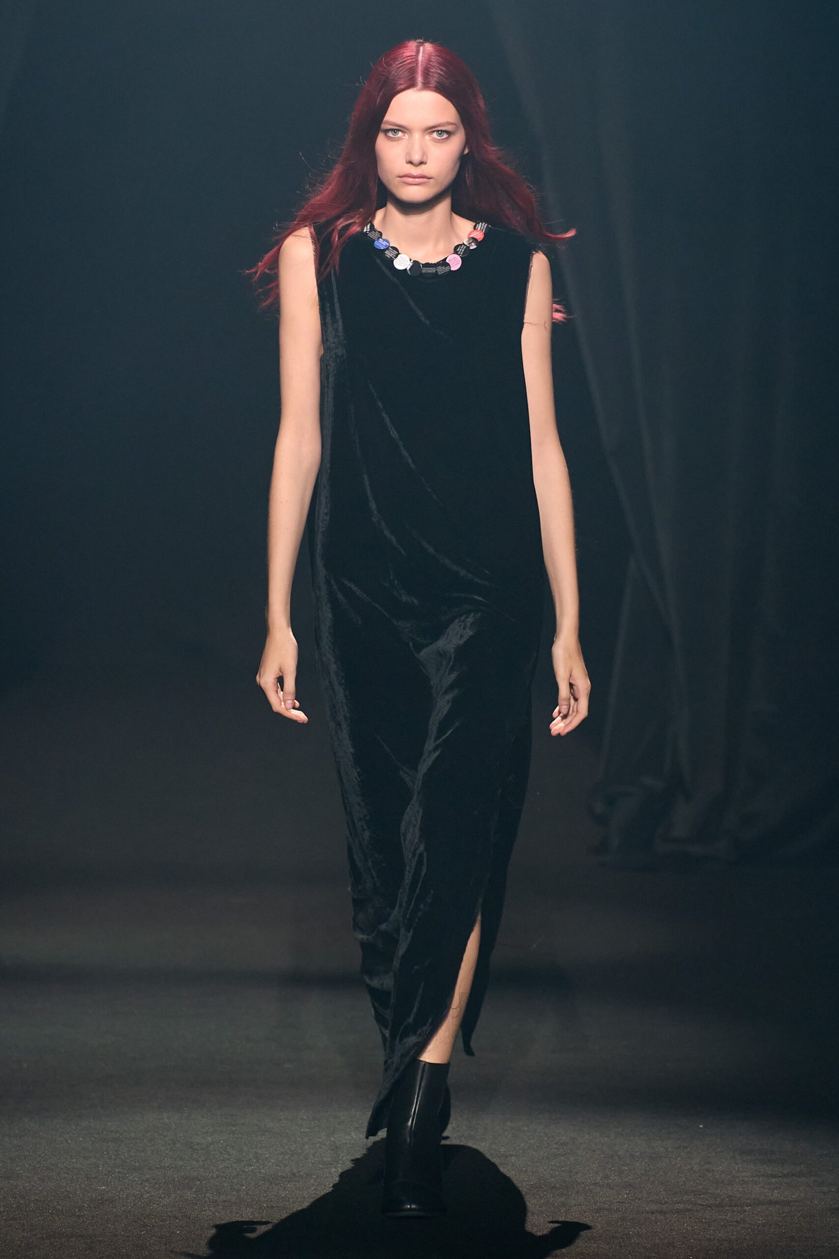 black velvet sleeveless dress