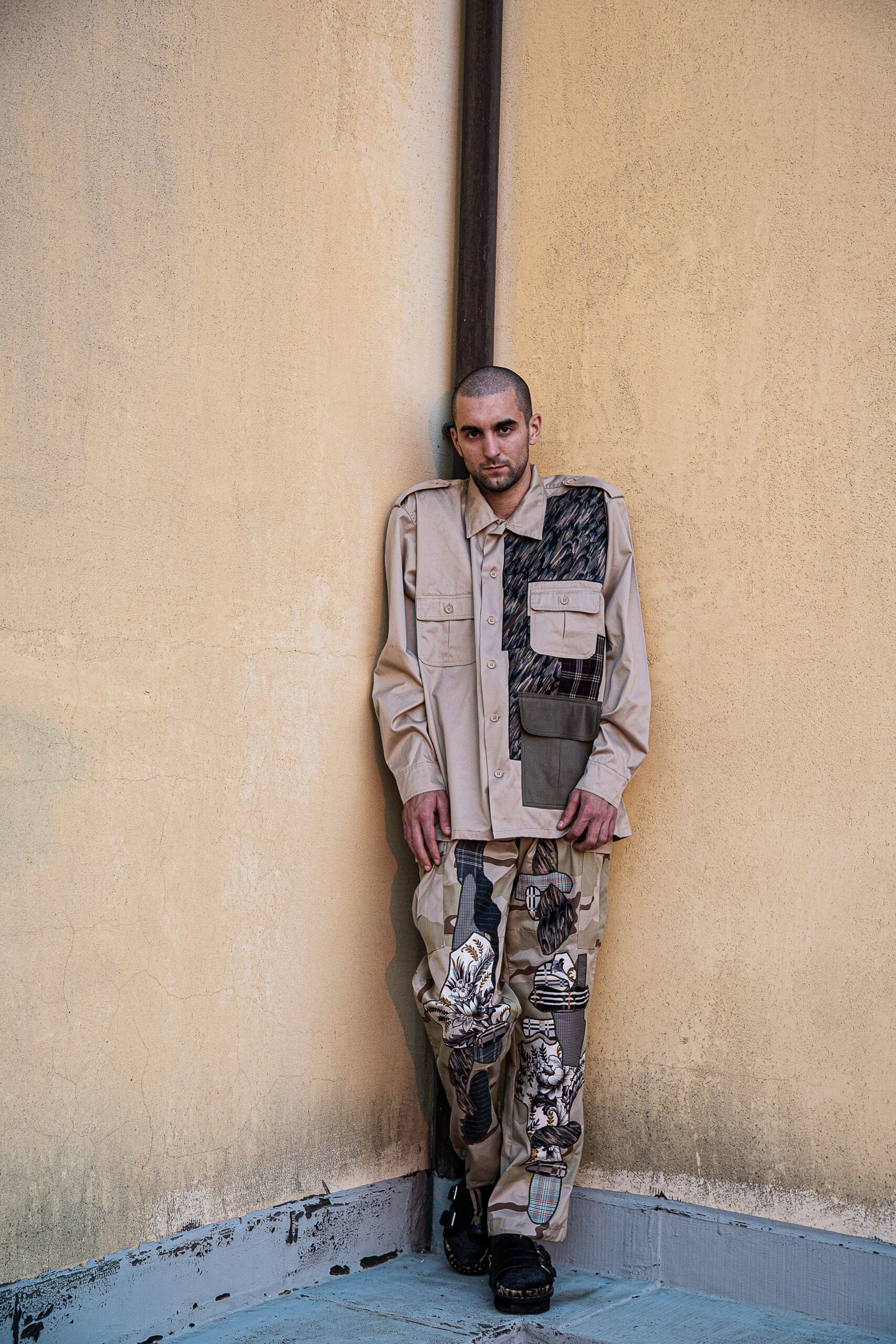 beige cotton relaxed cargo pants