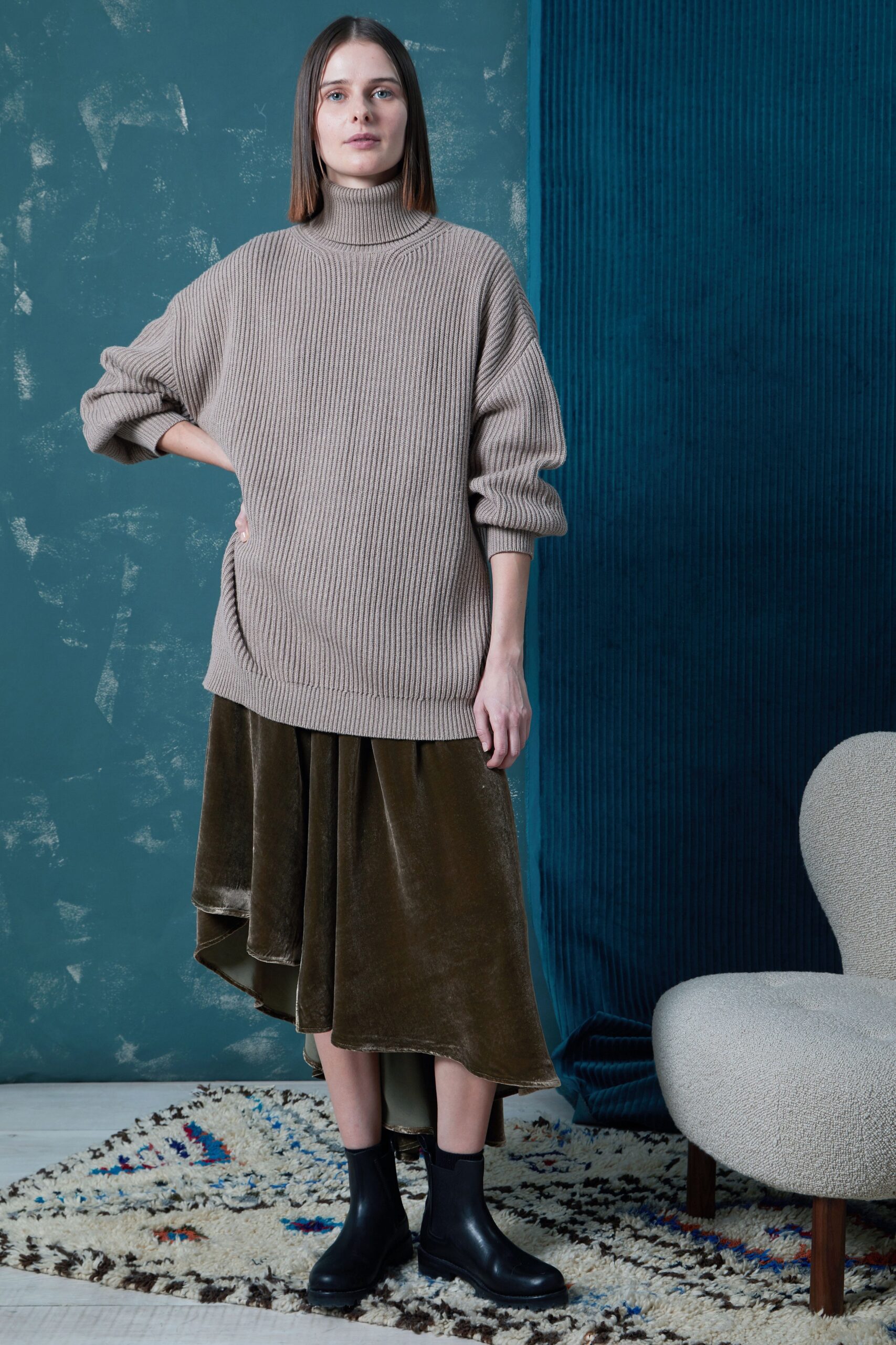 beige oversized sweater green skirt
