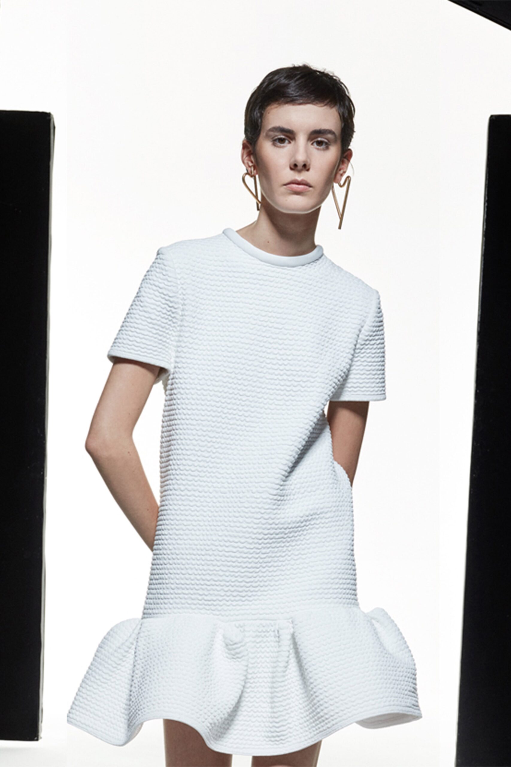 white fitted short-sleeve dress