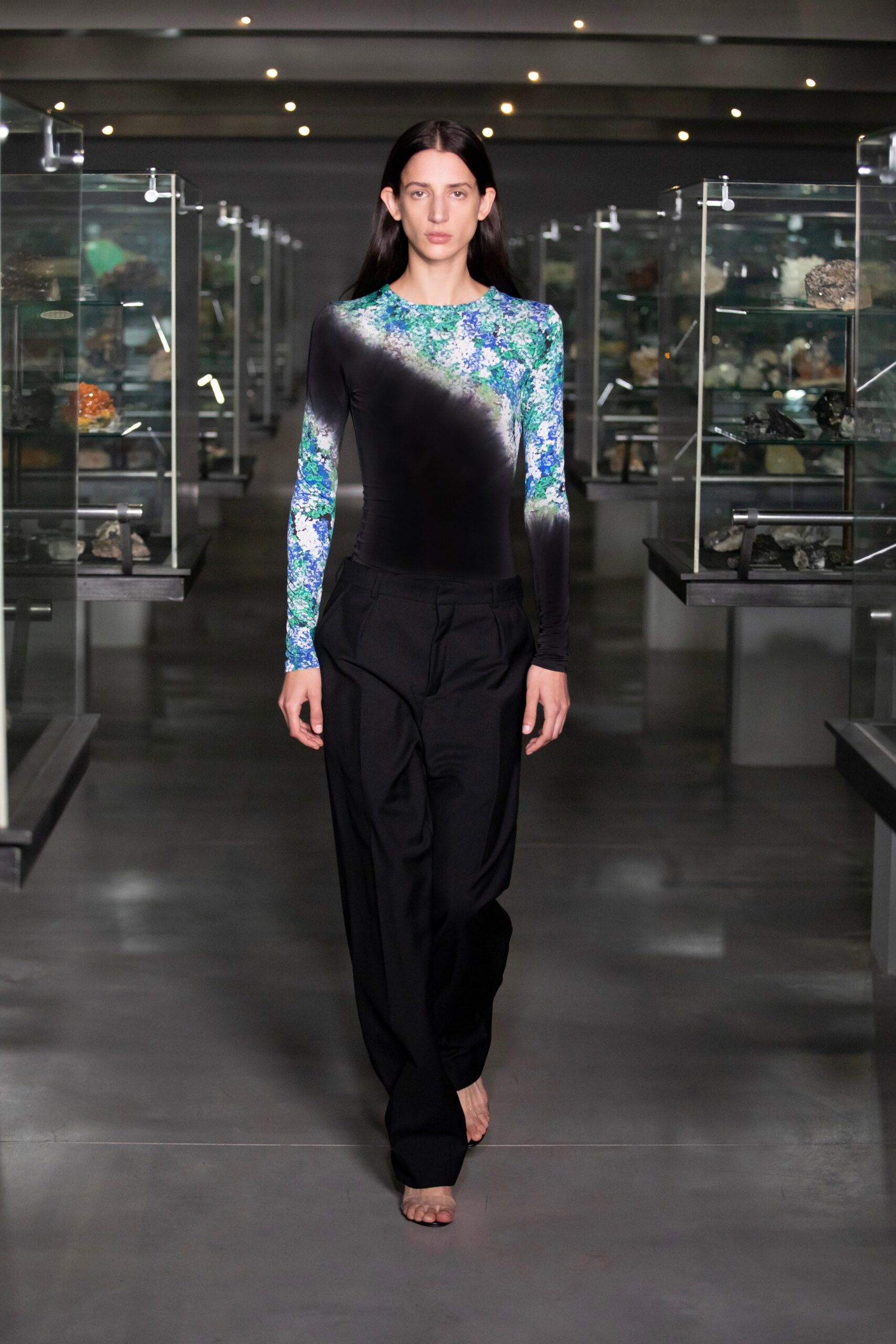 fitted color-blocked top with relaxed pants