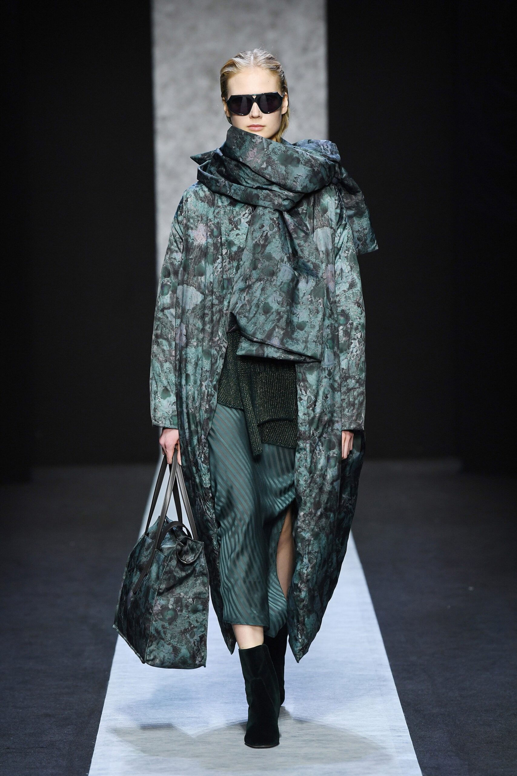 green silk long-sleeve collared relaxed printed maxi coat