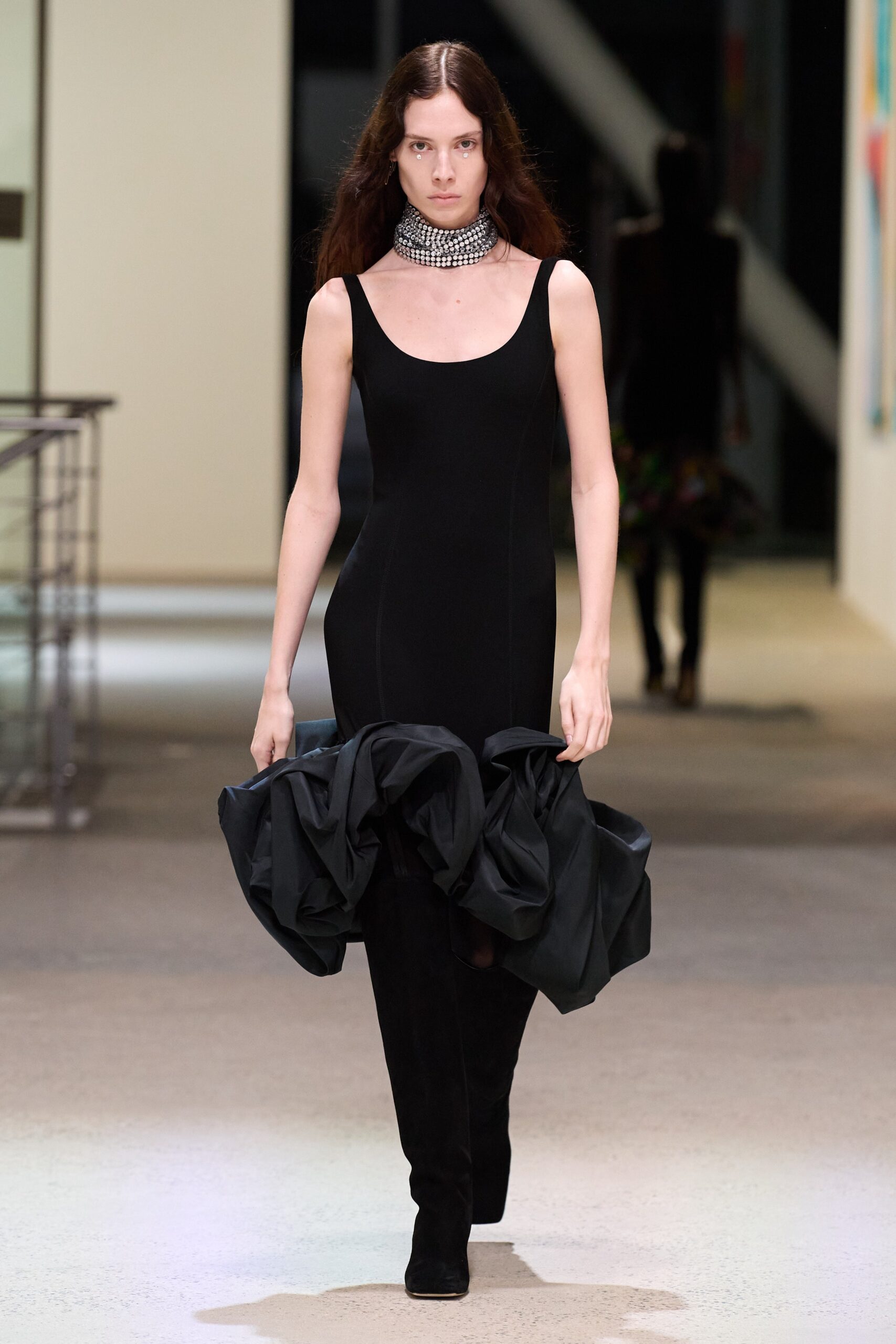 black fitted sleeveless dress