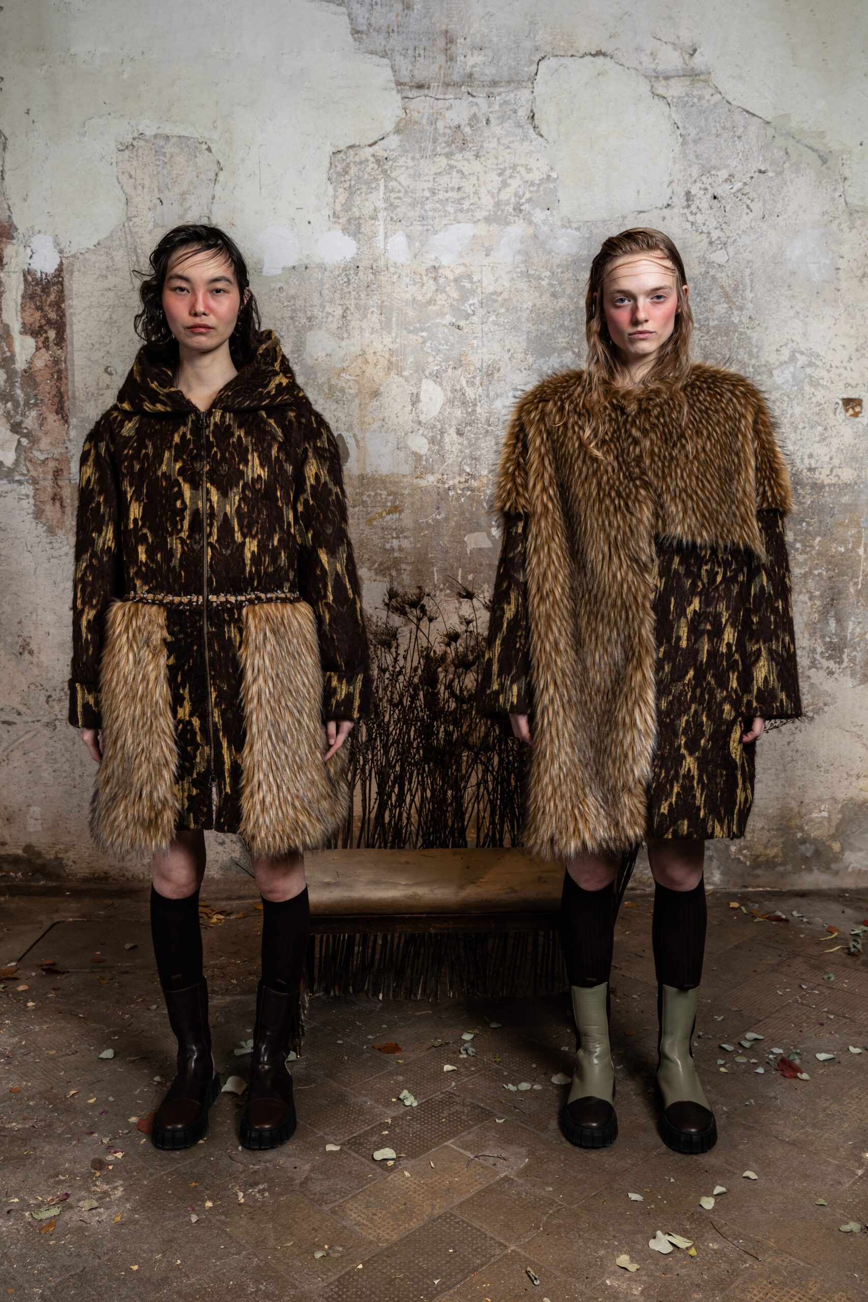 brown fur long-sleeve collared relaxed layered coat