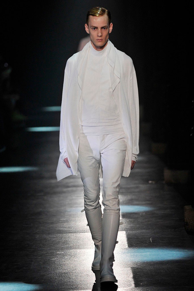 white cotton long-sleeve collared relaxed draped coat