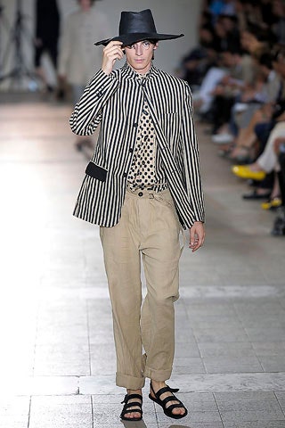 beige short-sleeve collared fitted polka-dot shirt