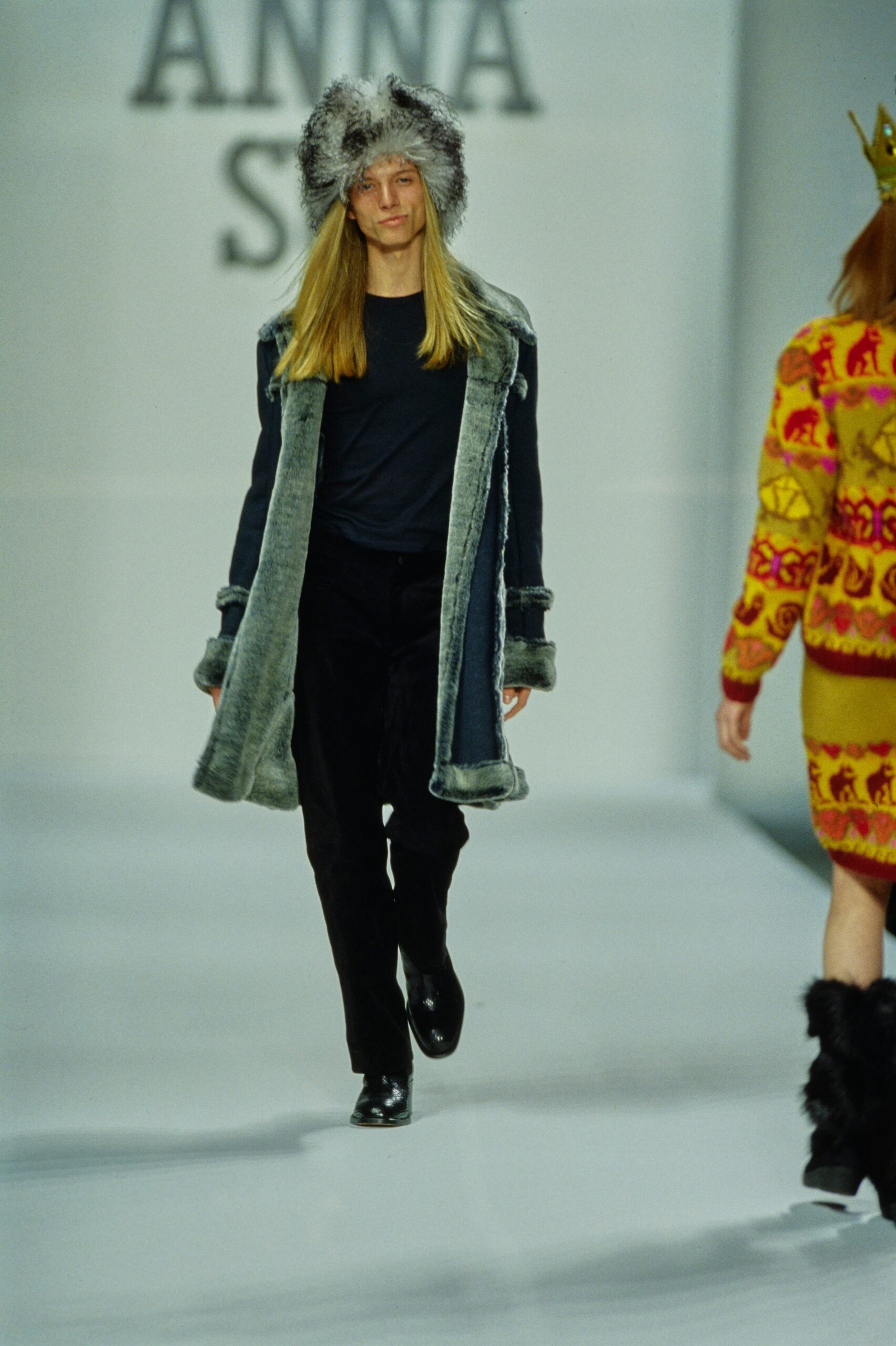 gray fur long-sleeve collared relaxed layered coat