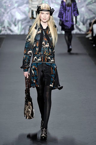 black silk long-sleeve collared fitted printed blouse