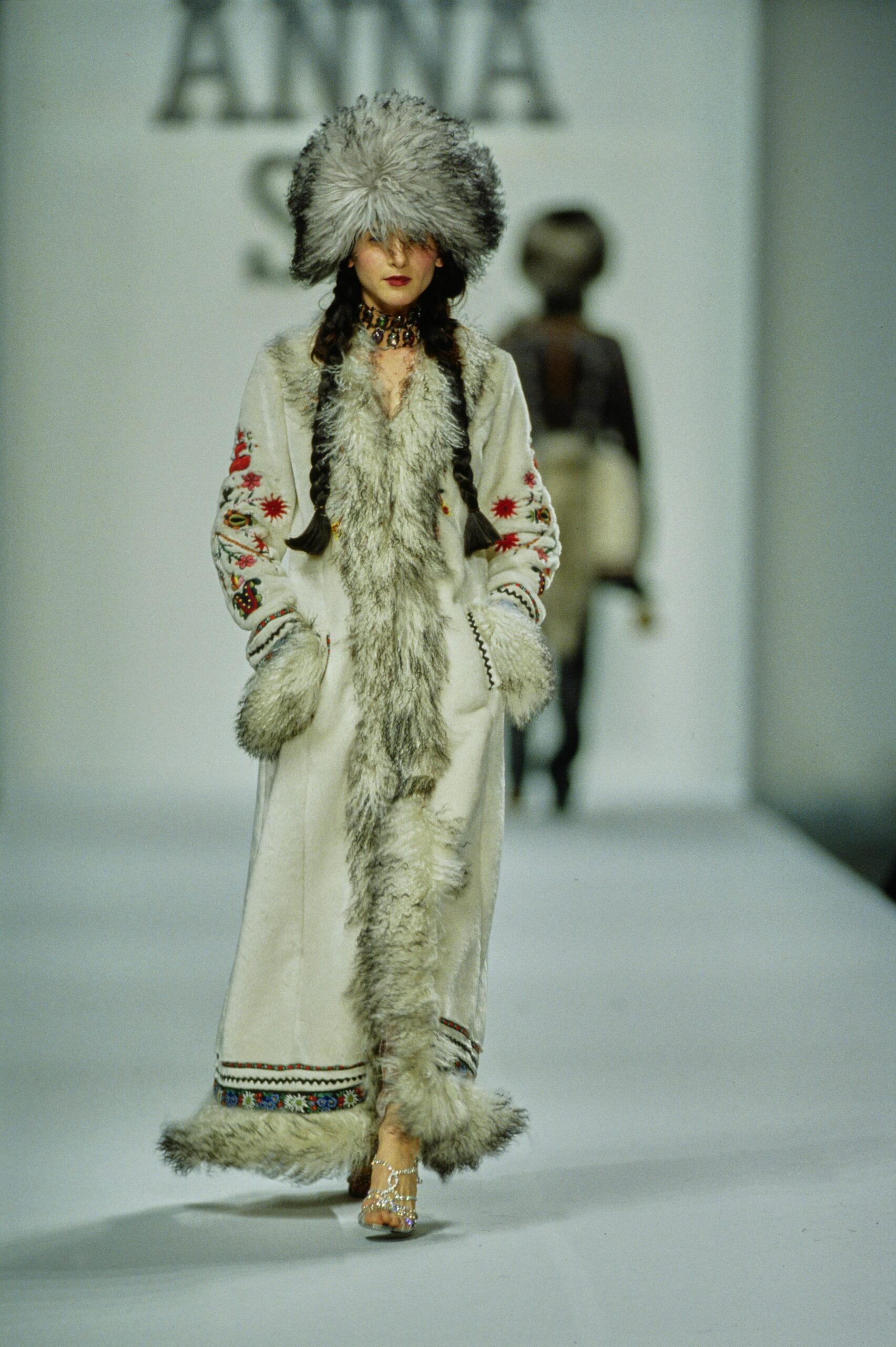 white fur long-sleeve collared relaxed embroidered layered coat