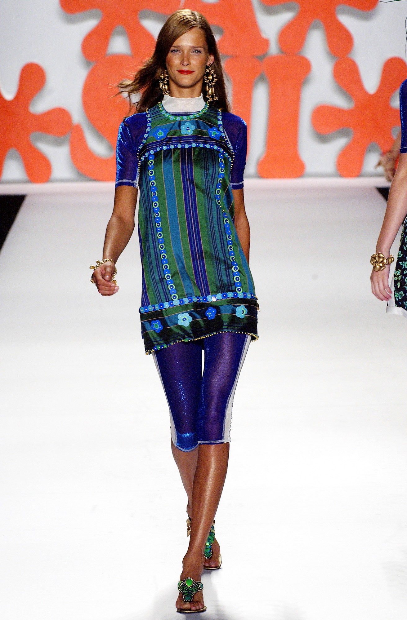 blue and green printed top with leggings
