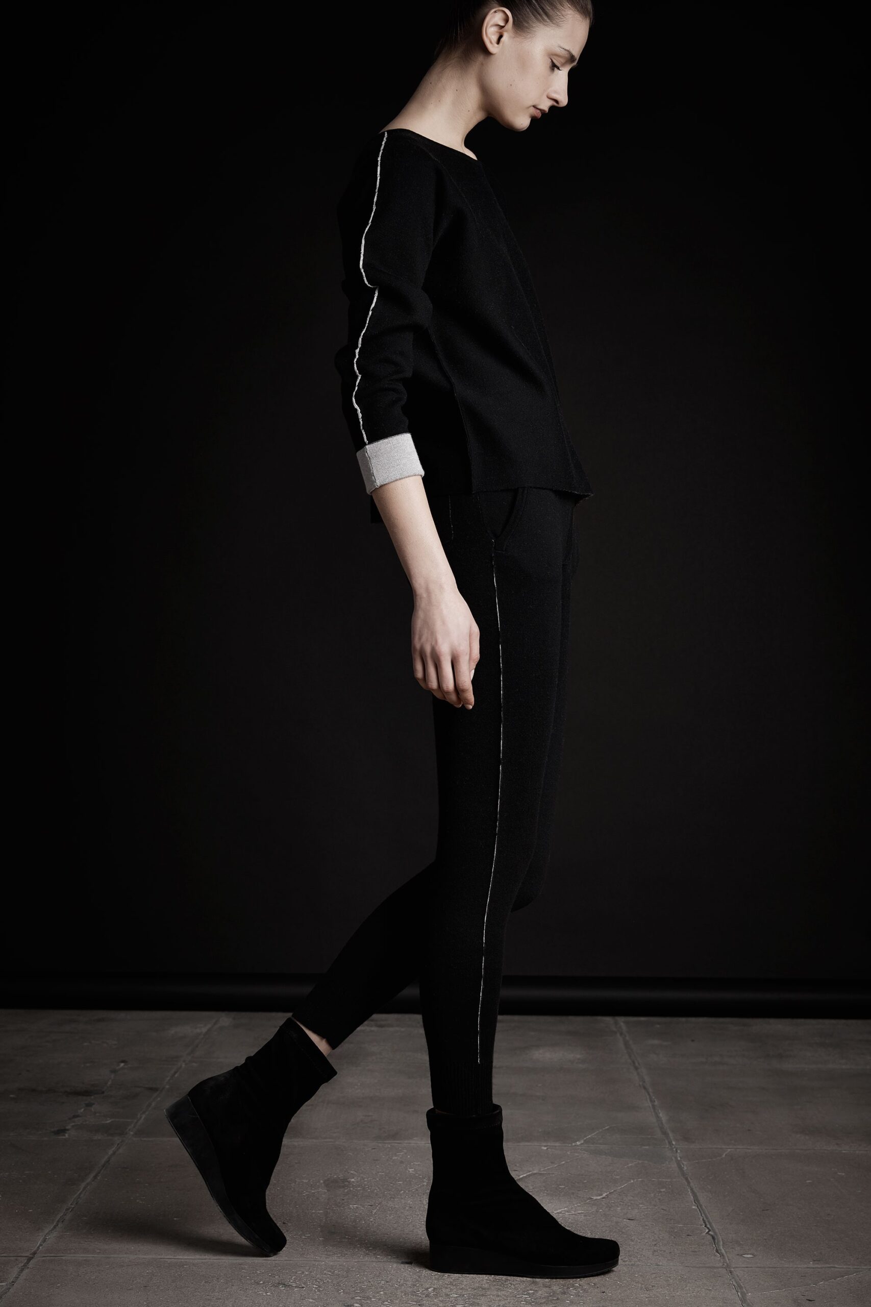 black relaxed top with leggings