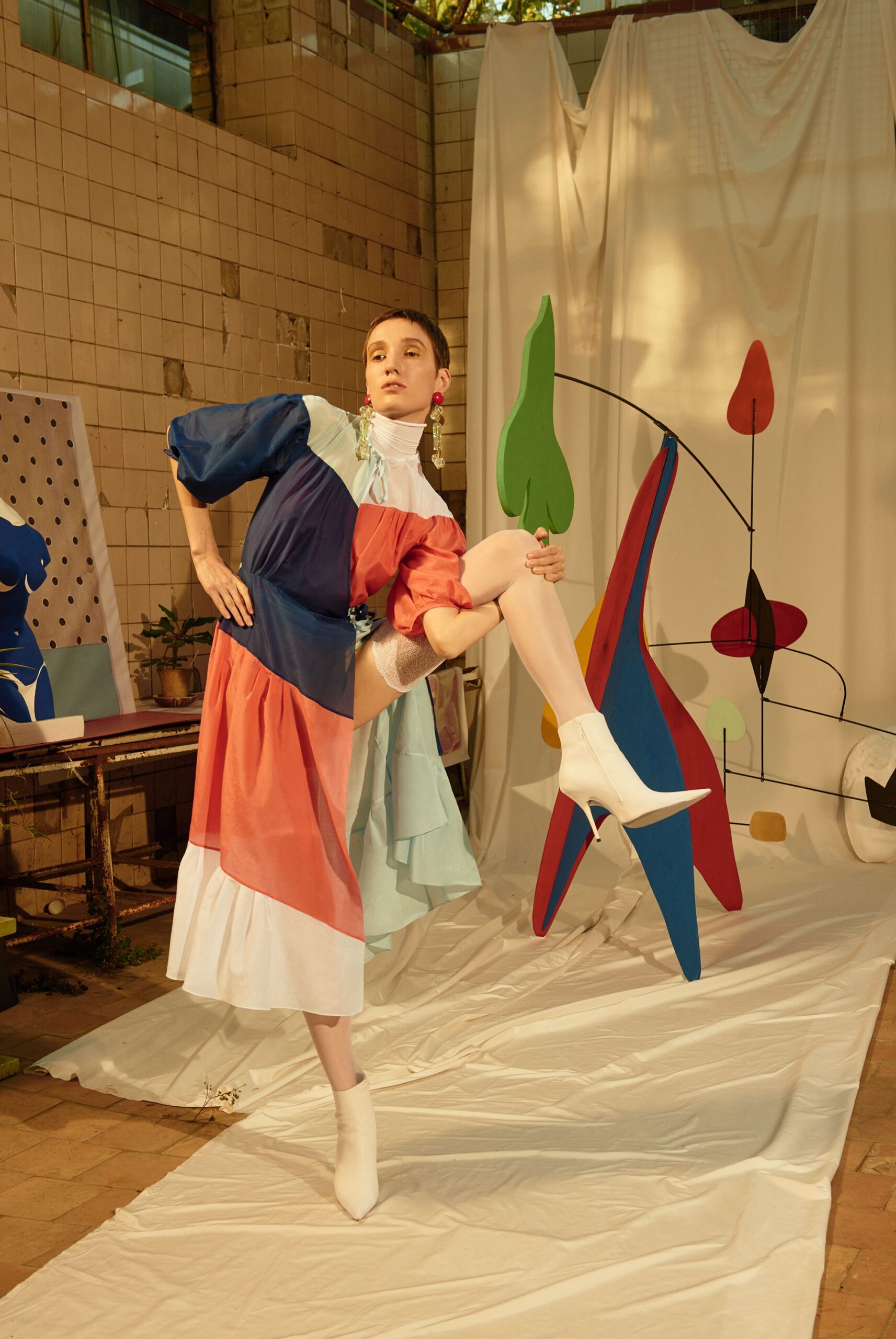 relaxed tiered dress with white shoes