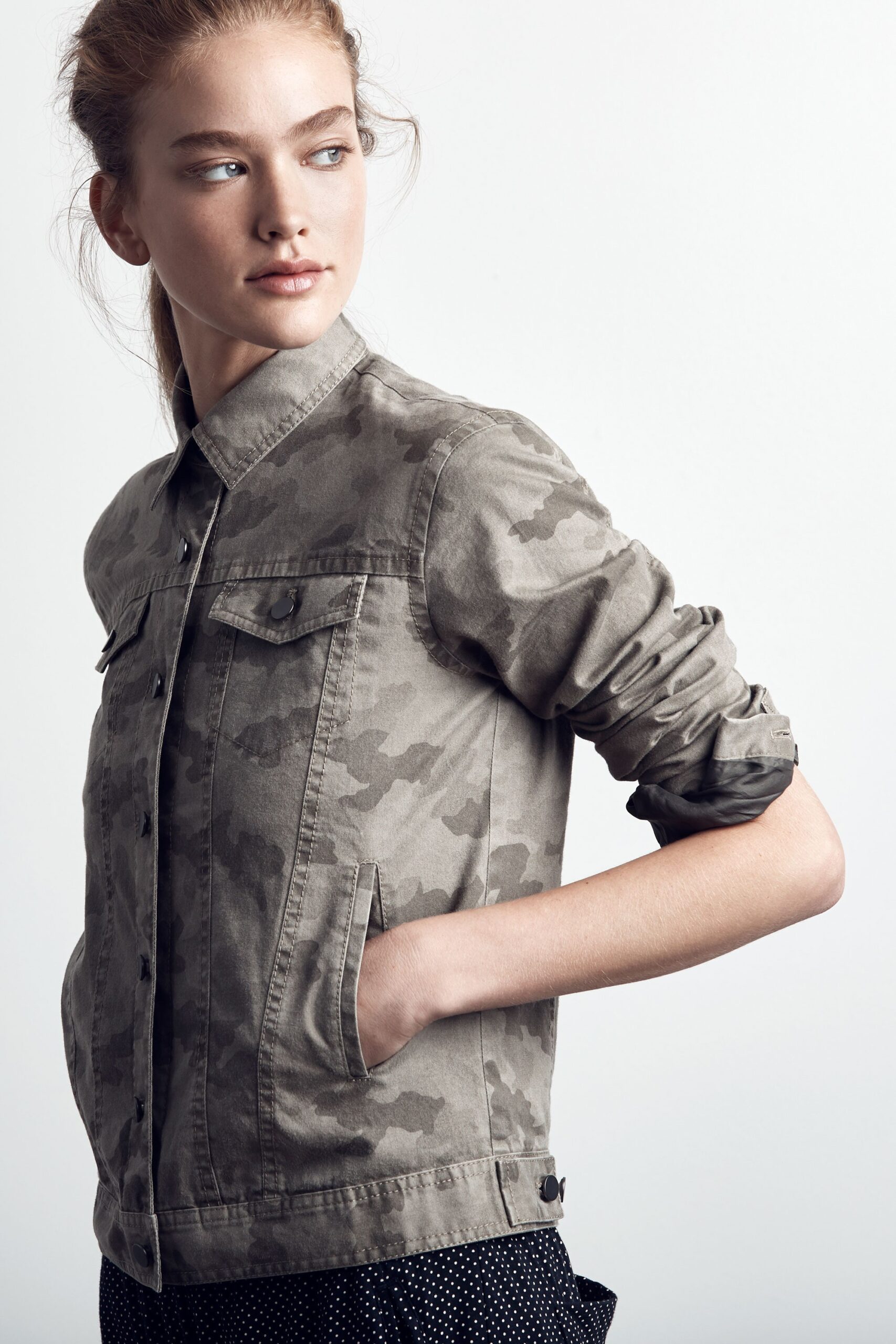 fitted gray camouflage jacket