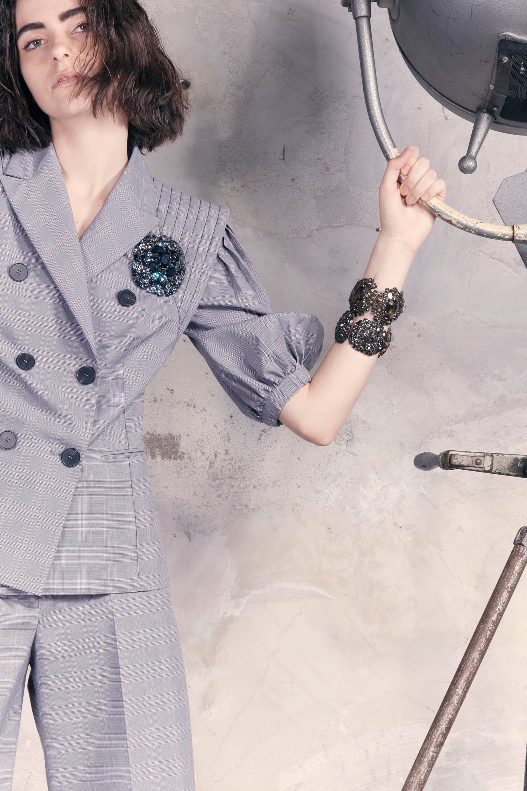 gray cotton long-sleeve collared structured pleated blazer