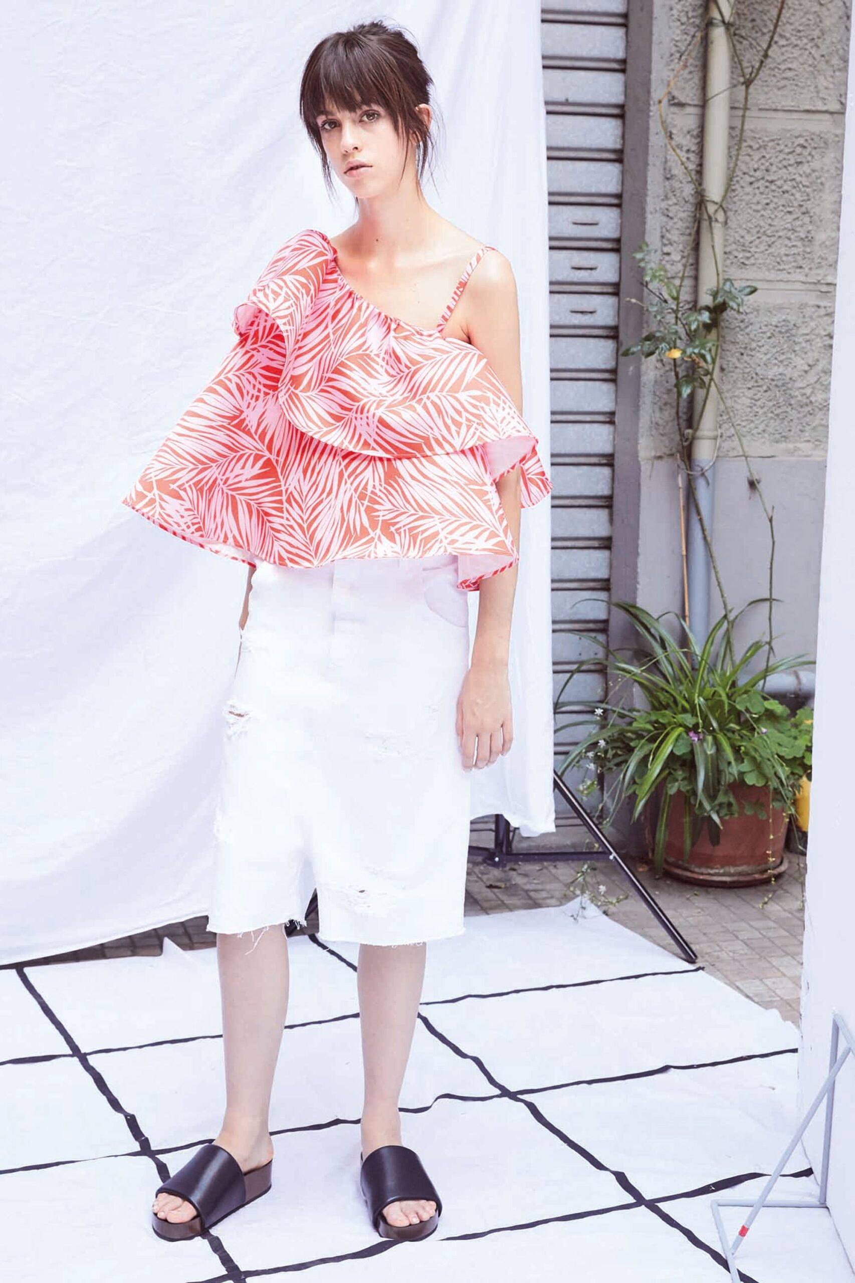 white denim fitted distressed skirt