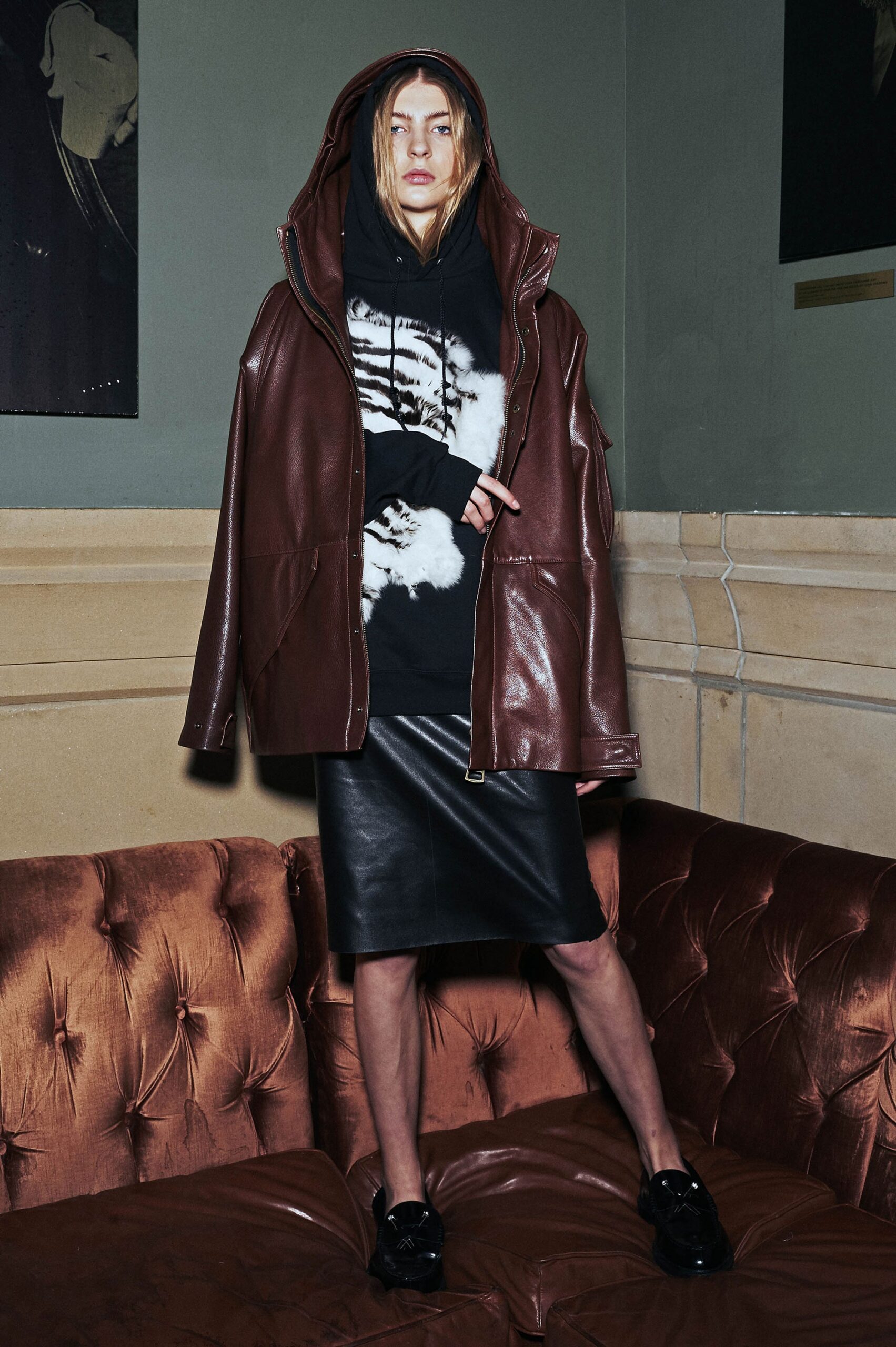 black cotton long-sleeve hooded relaxed printed hoodie