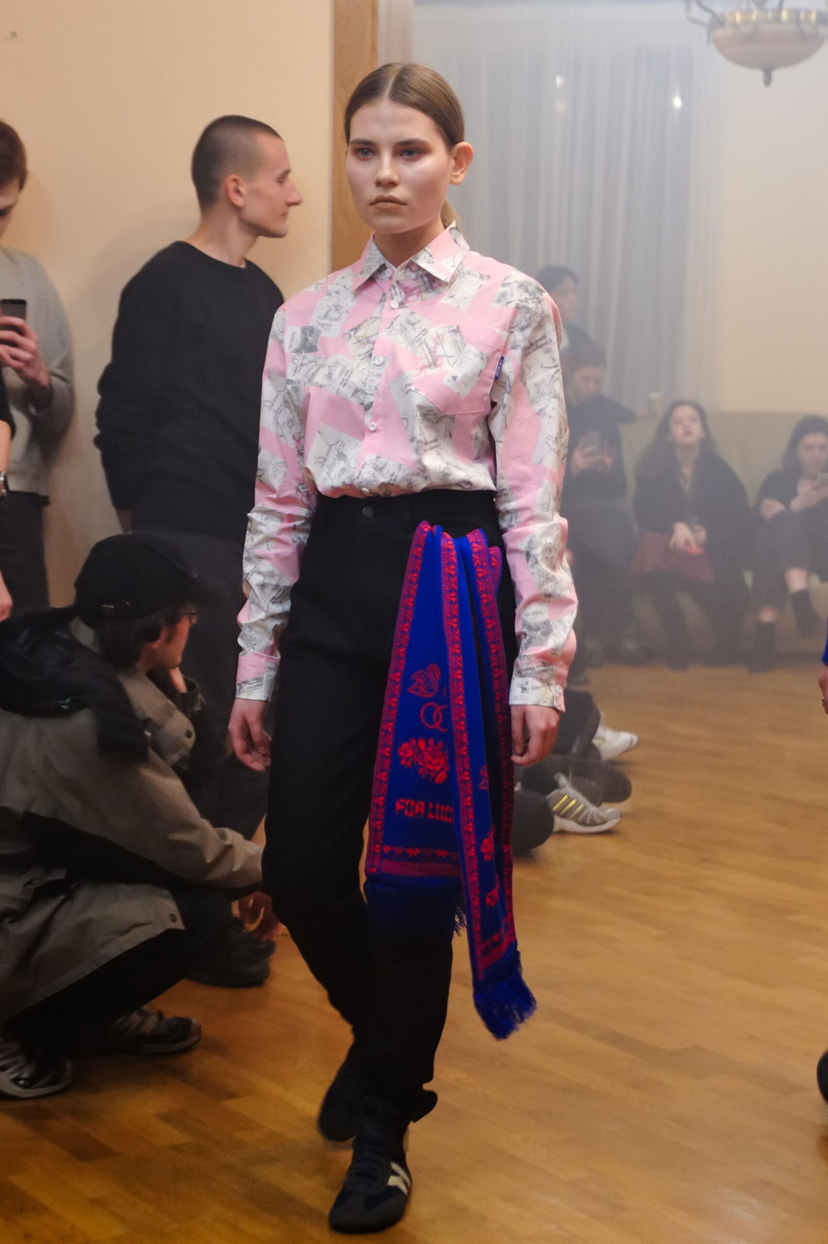 pink cotton long-sleeve collared fitted printed shirt