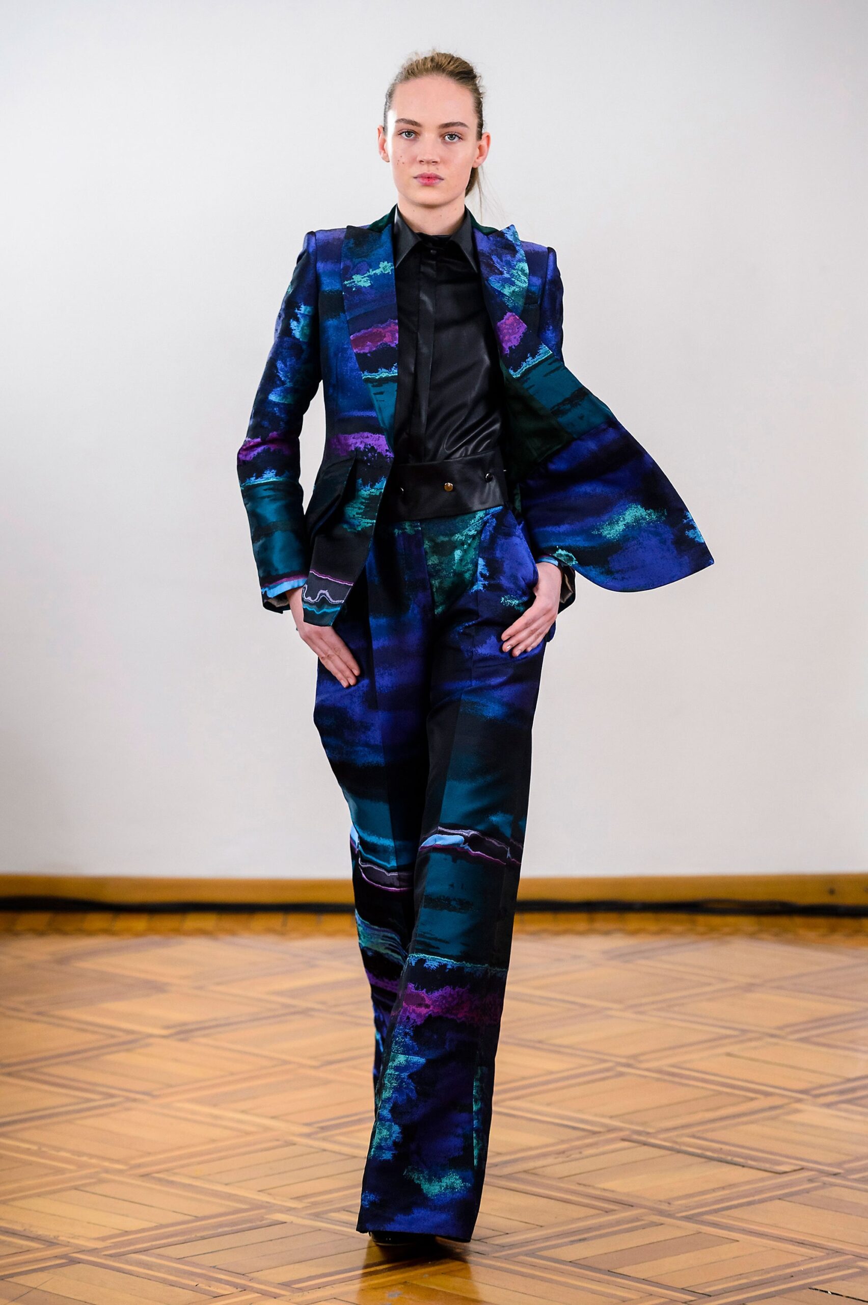 tailored silk printed suit