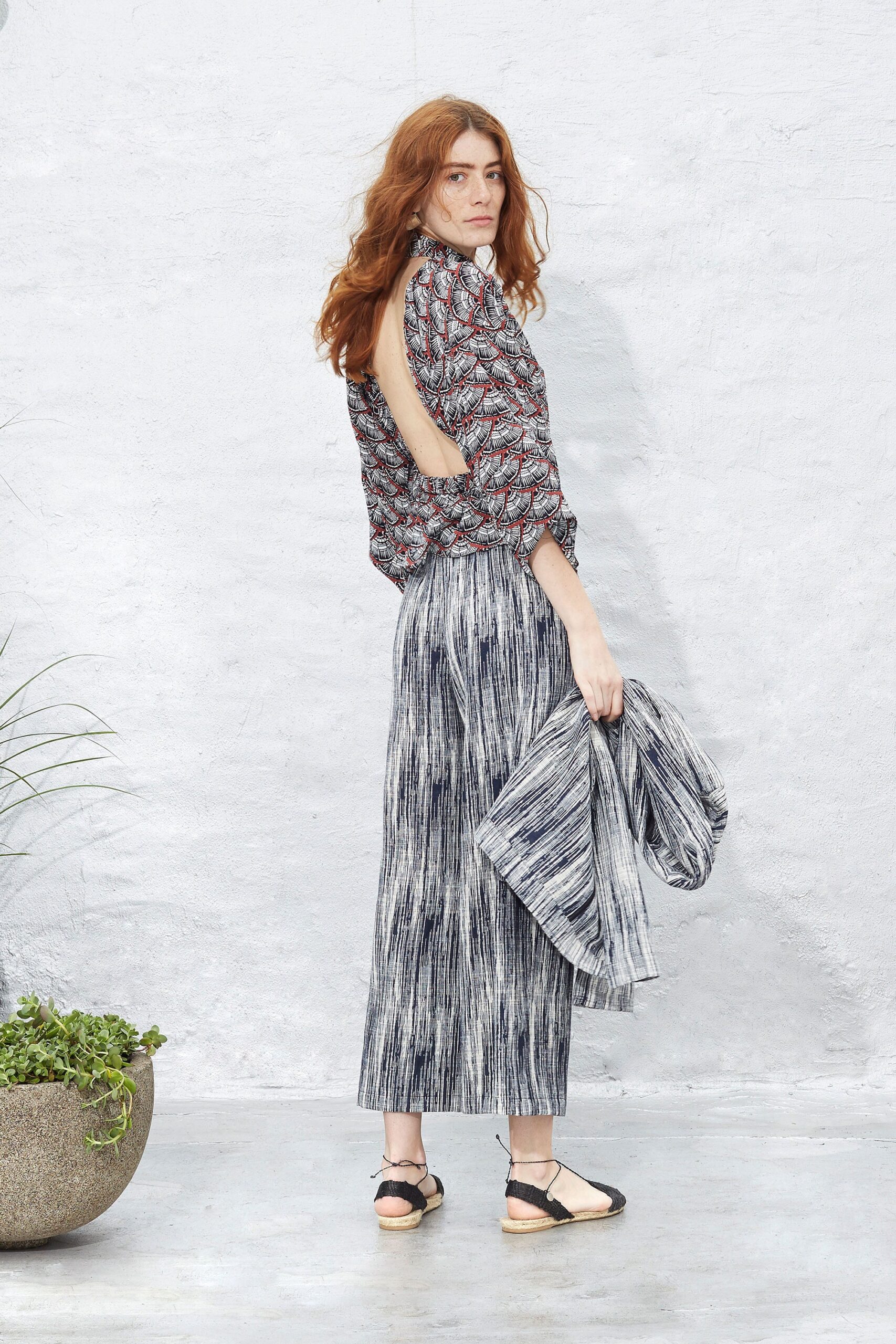 red cotton long-sleeve backless relaxed printed blouse