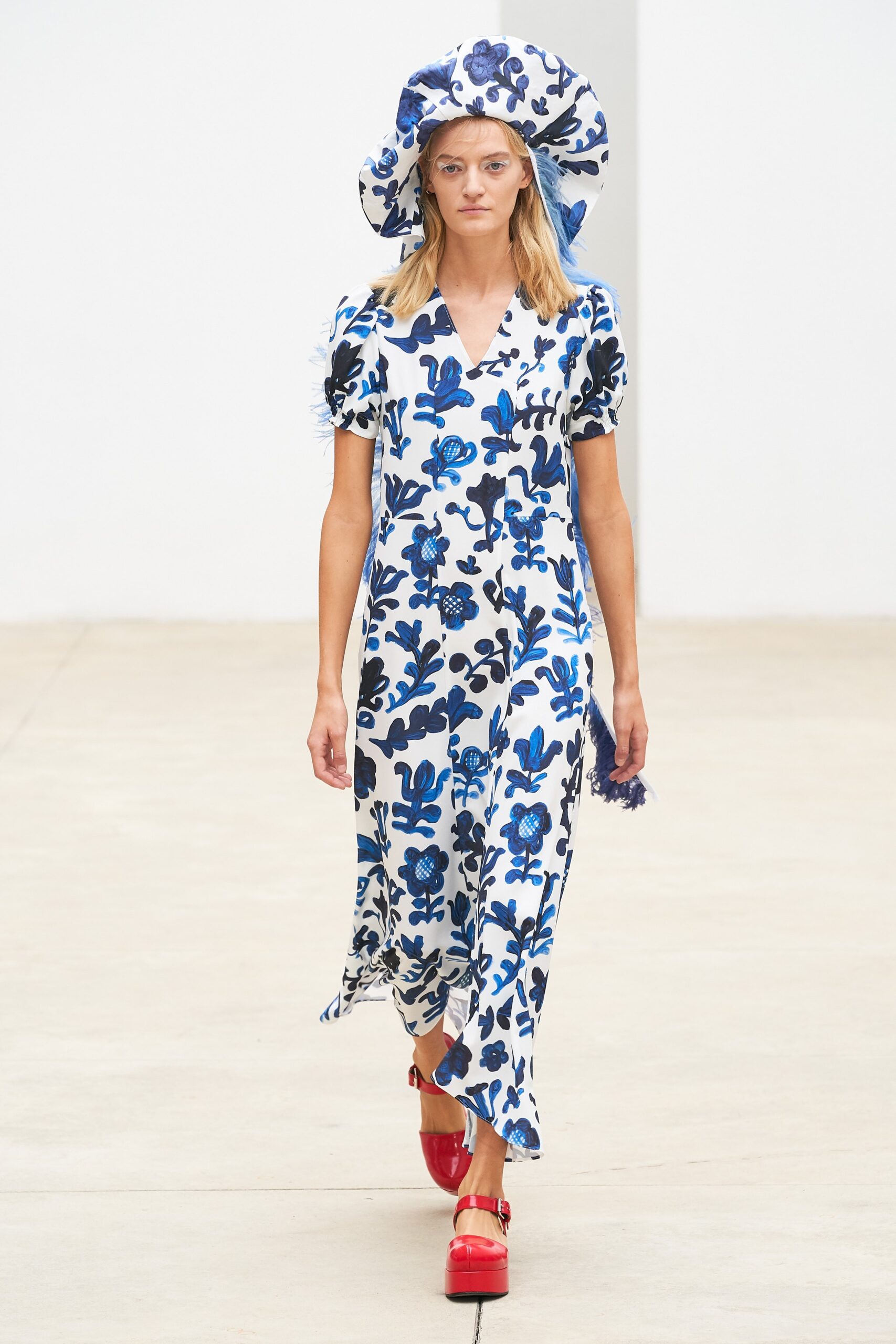 floral midi dress with hat