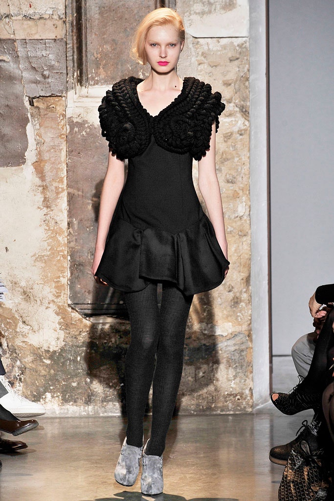 black fitted dress with leggings