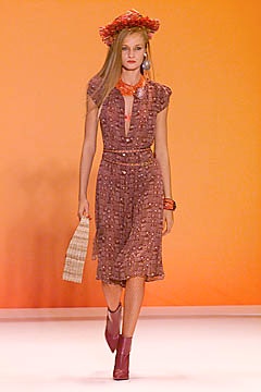 brown pleated midi dress with red hat