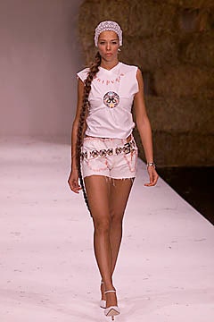white denim fitted distressed short shorts
