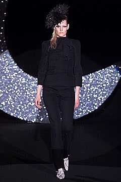 Antonio Berardi Fall 2001 Ready-to-Wear