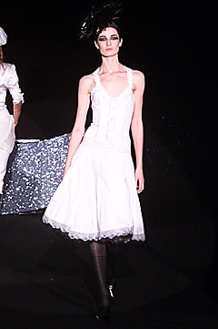 white fitted sleeveless dress