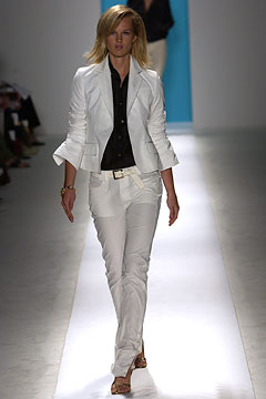 white tailored blazer with black shirt