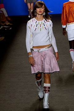 white top pink pleated skirt