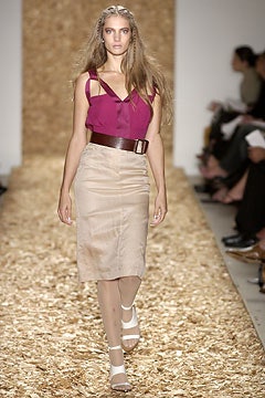 purple sleeveless v-neck fitted top