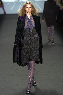 black velvet long-sleeve collared tailored buttoned coat
