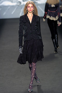 black velvet long-sleeve collared tailored buttoned blazer