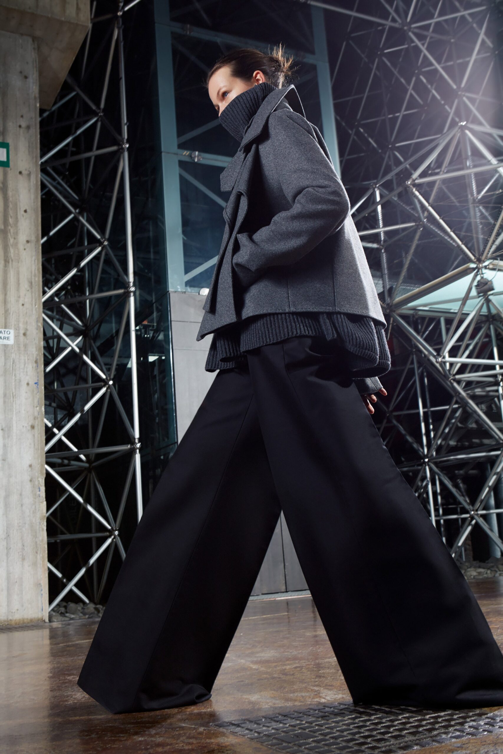 gray wool long-sleeve collared oversized layered jacket