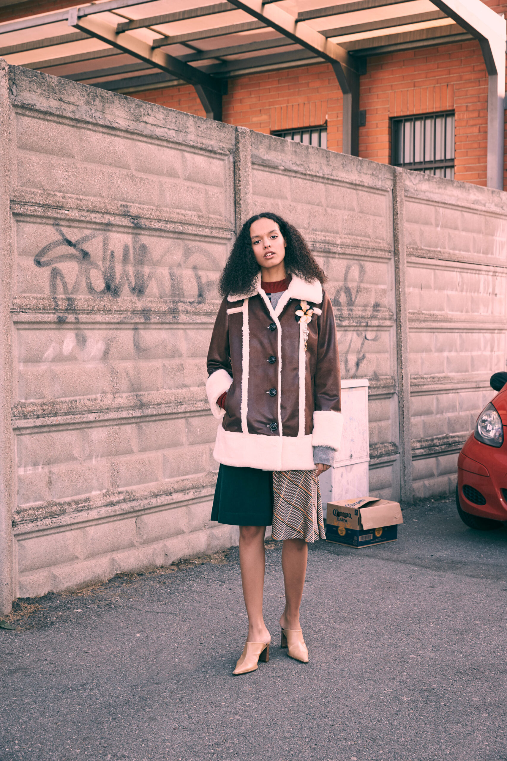 brown wool long-sleeve collared fitted buttoned coat