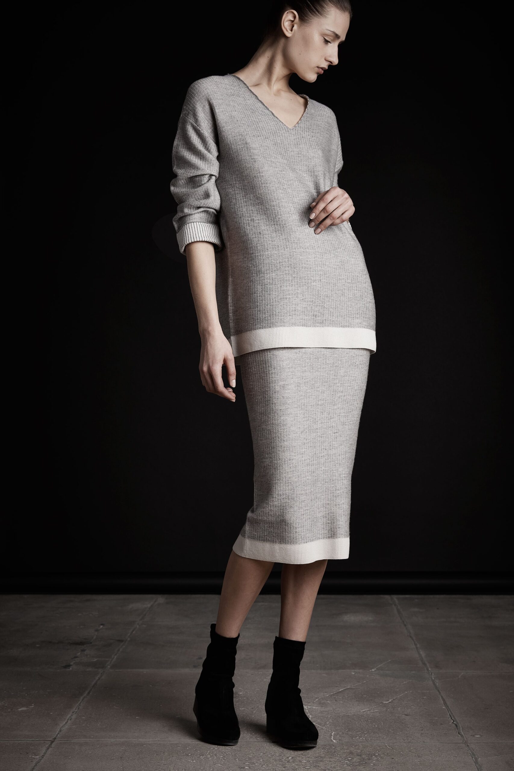 gray wool long-sleeve v-neck relaxed cropped sweater