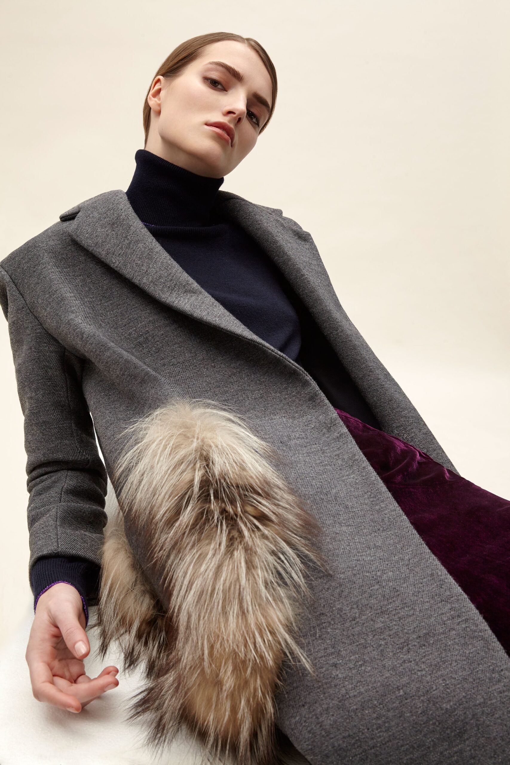 gray wool long-sleeve collared tailored zippered coat