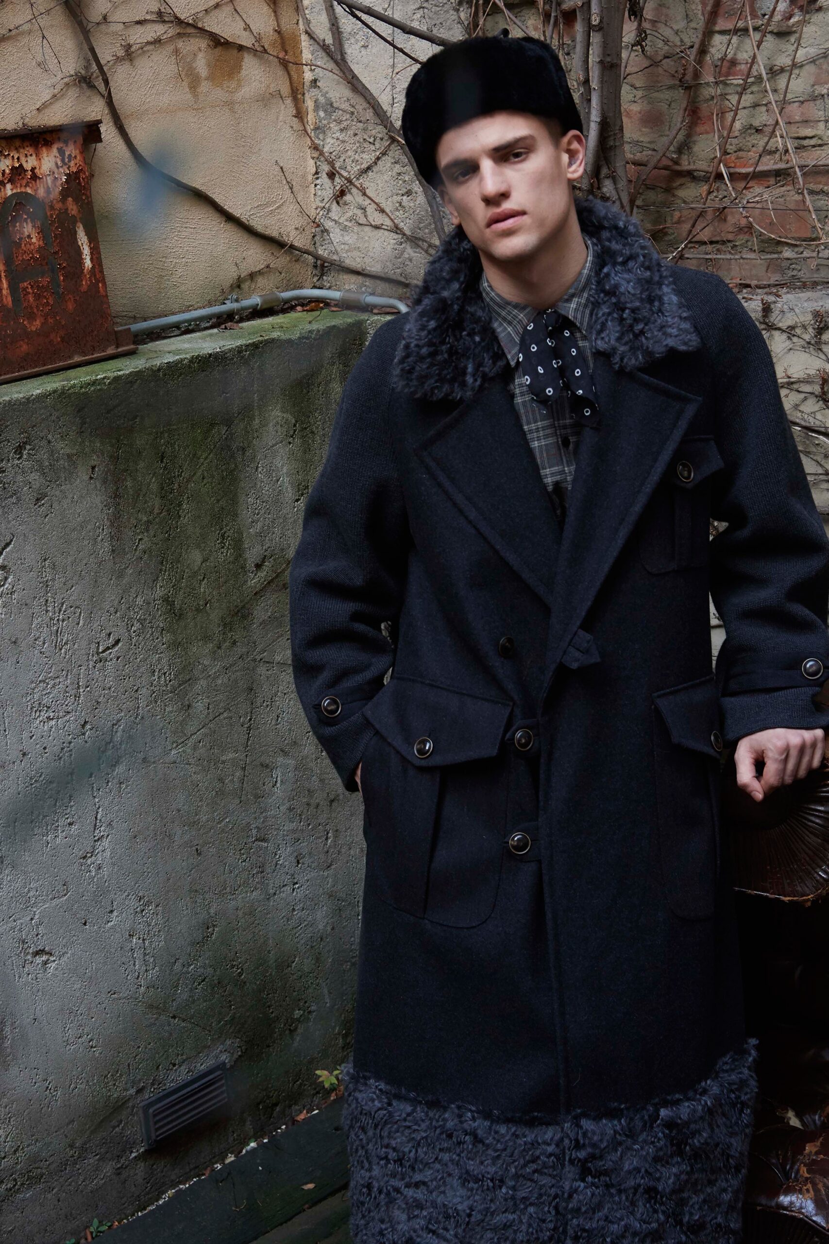 black gray wool coat with faux-fur
