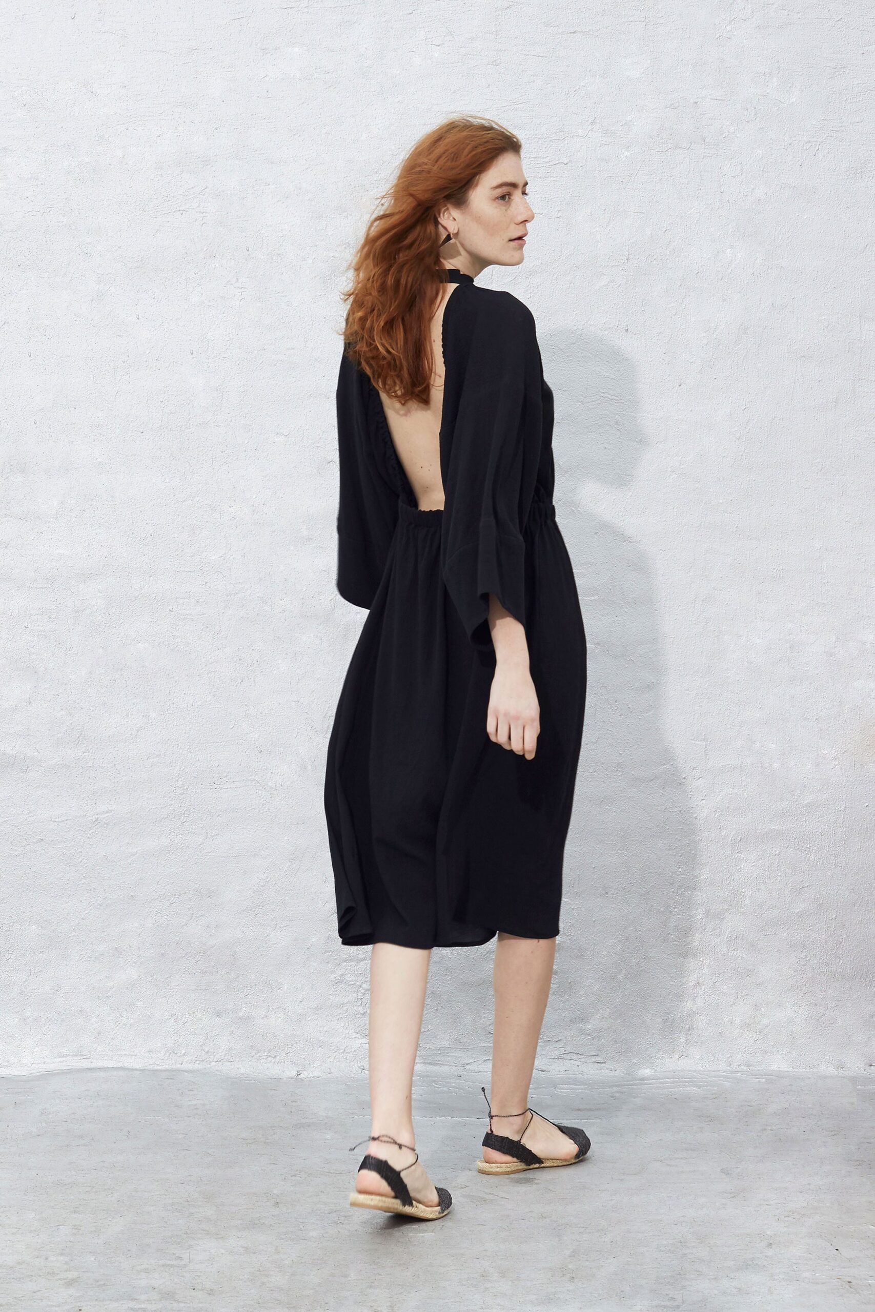 black relaxed midi dress