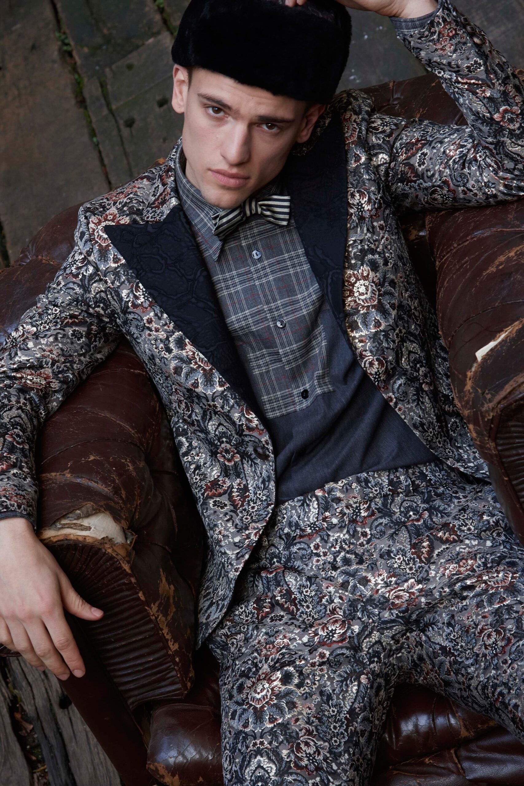 tailored printed suit with shirt