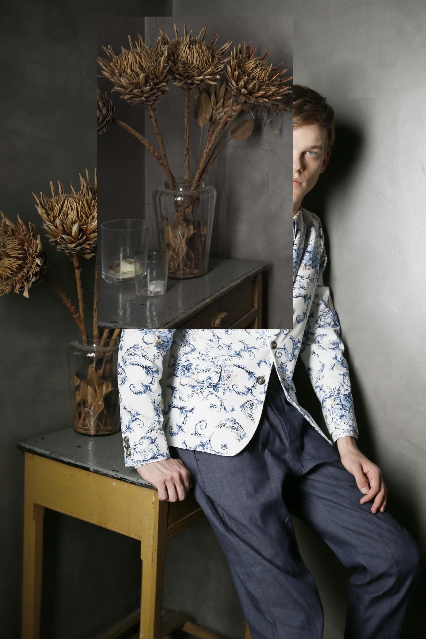 white cotton long-sleeve collared tailored printed blazer