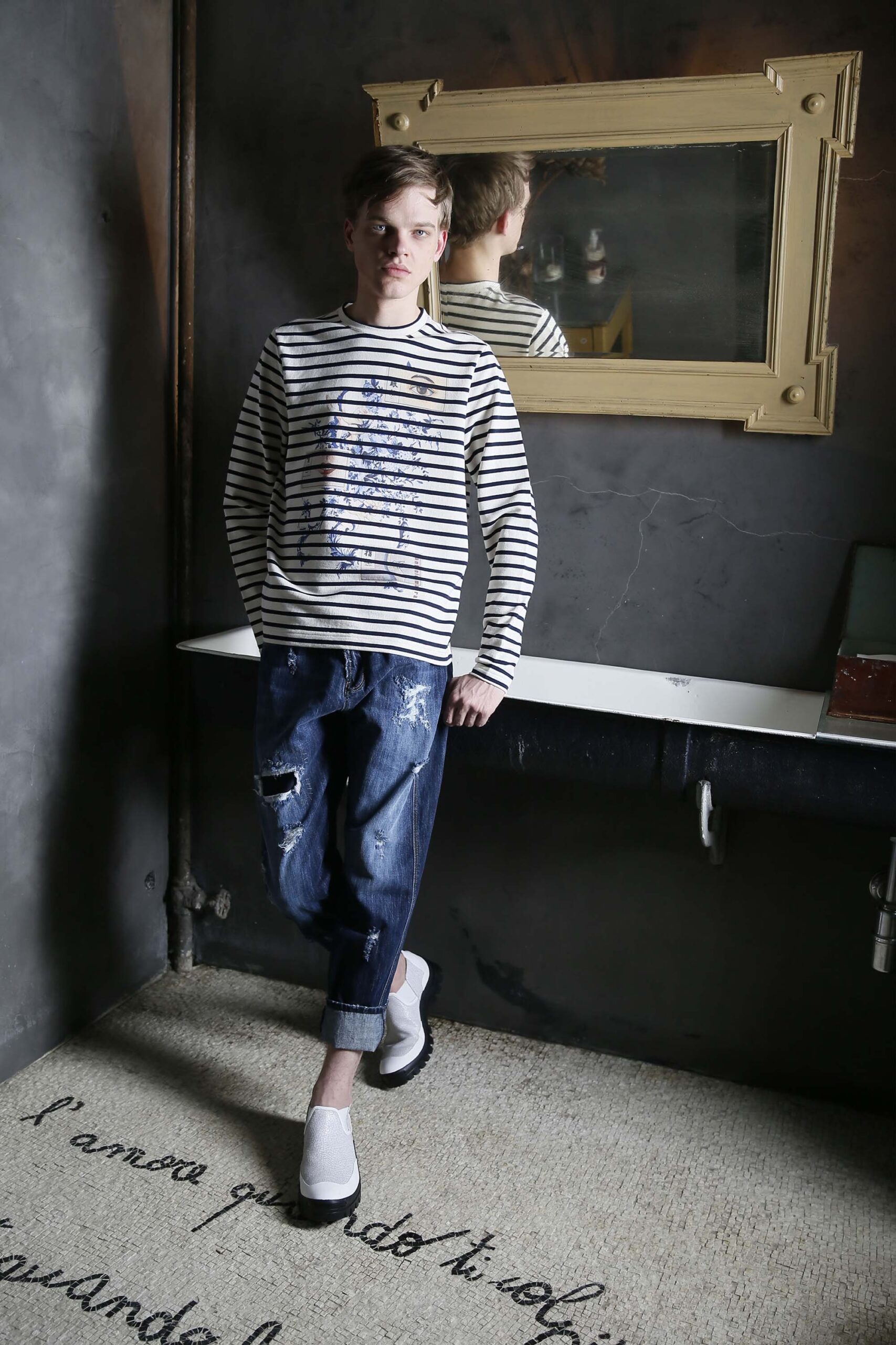 blue denim relaxed distressed pants