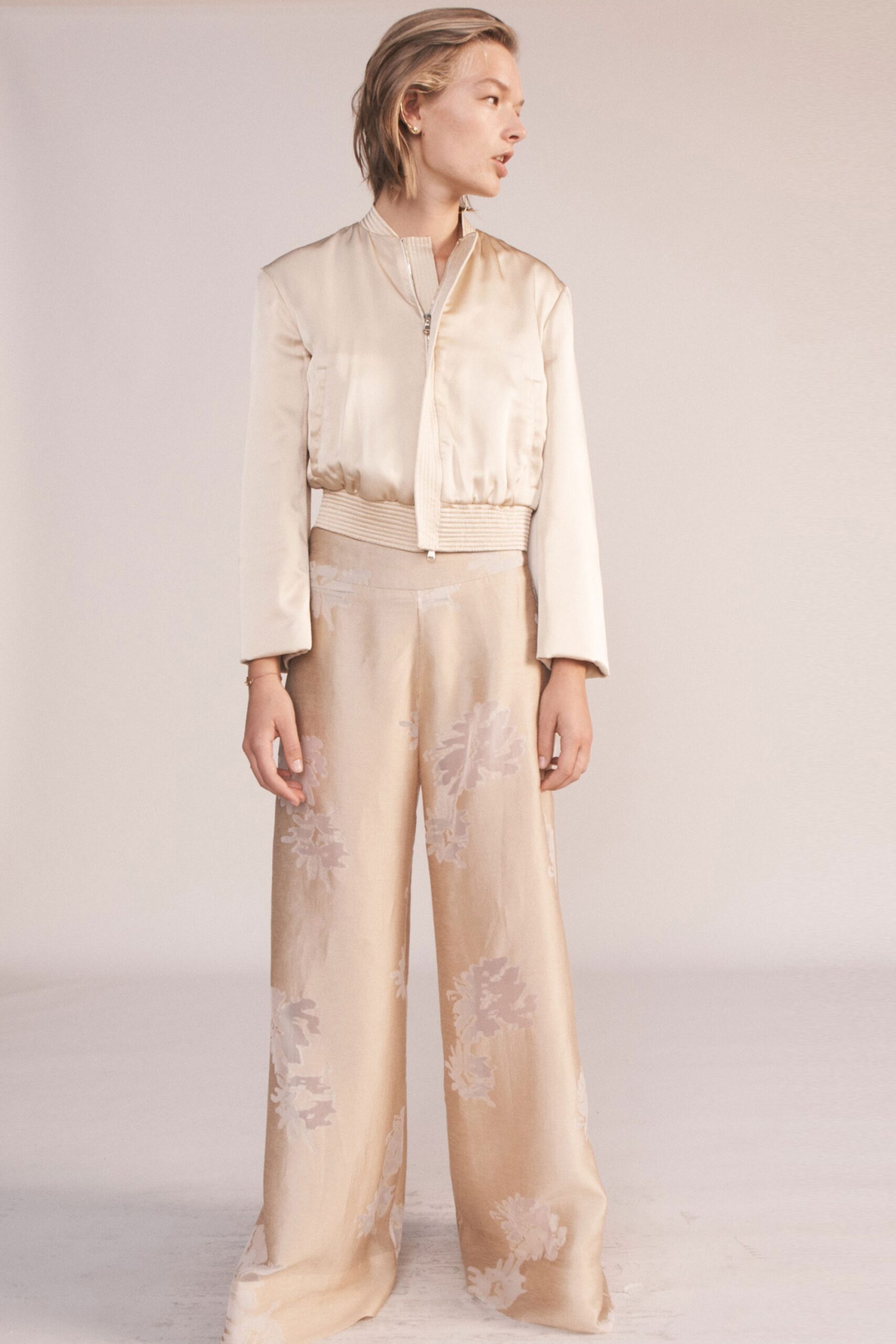 beige silk long-sleeve collared fitted zippered jacket