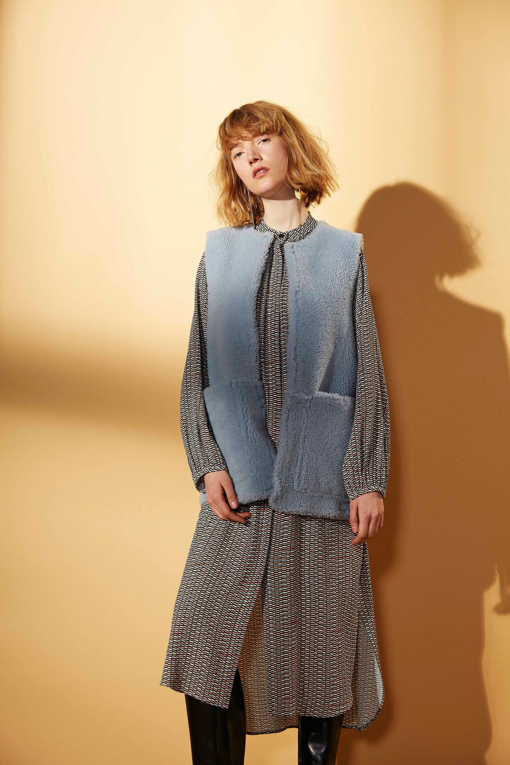 gray cotton long-sleeve collared relaxed printed buttoned dress