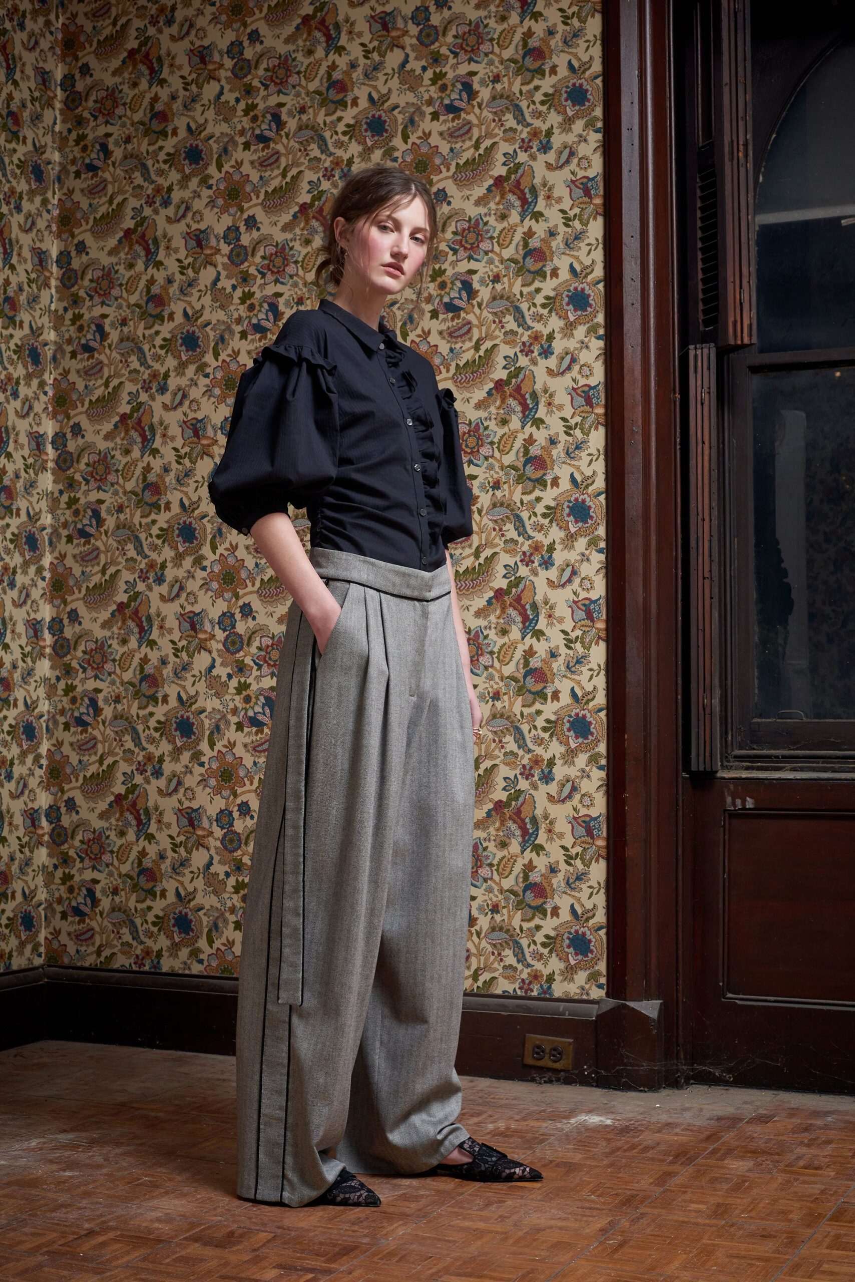 black cotton short-sleeve collared fitted pleated blouse