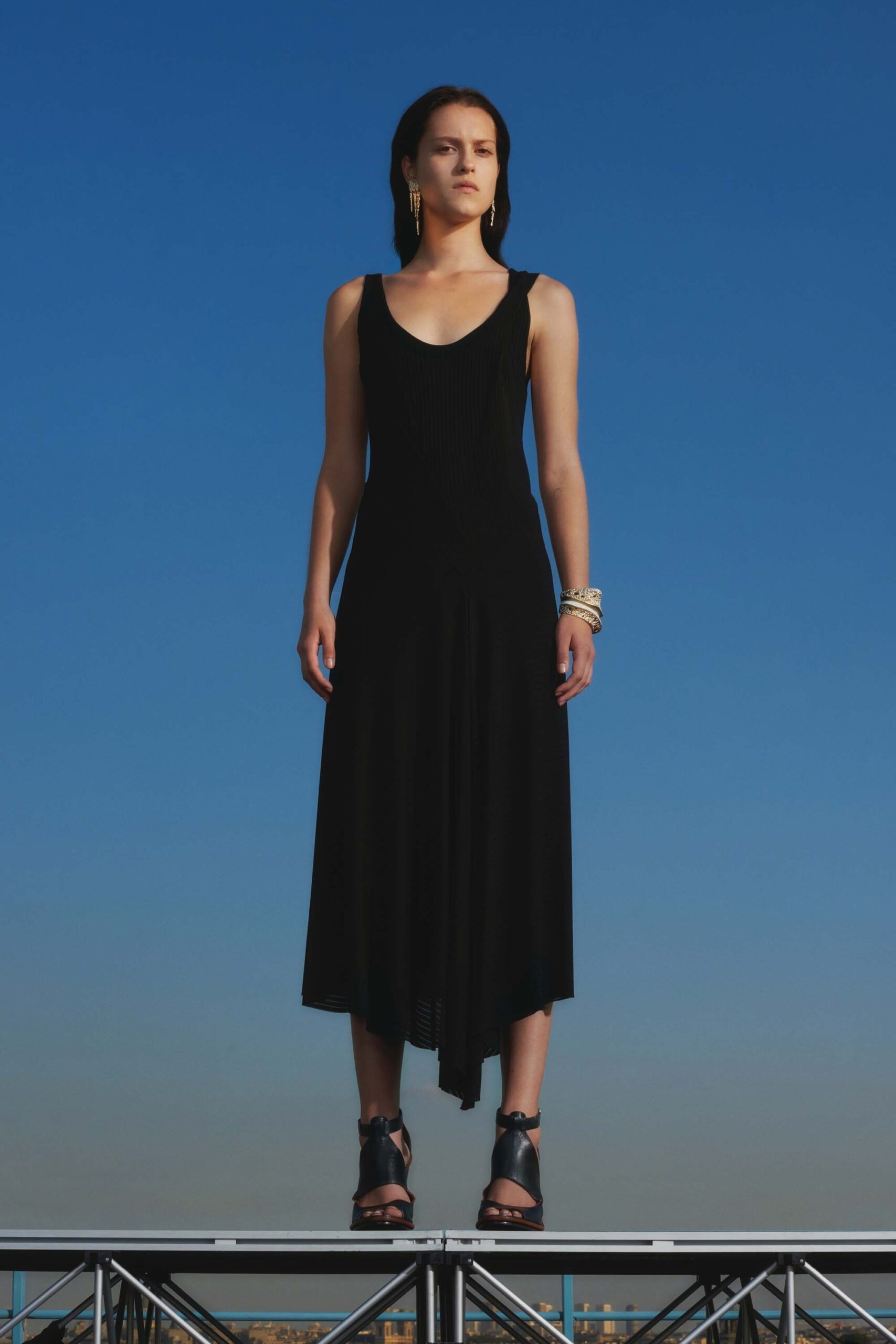 black fitted sleeveless dress